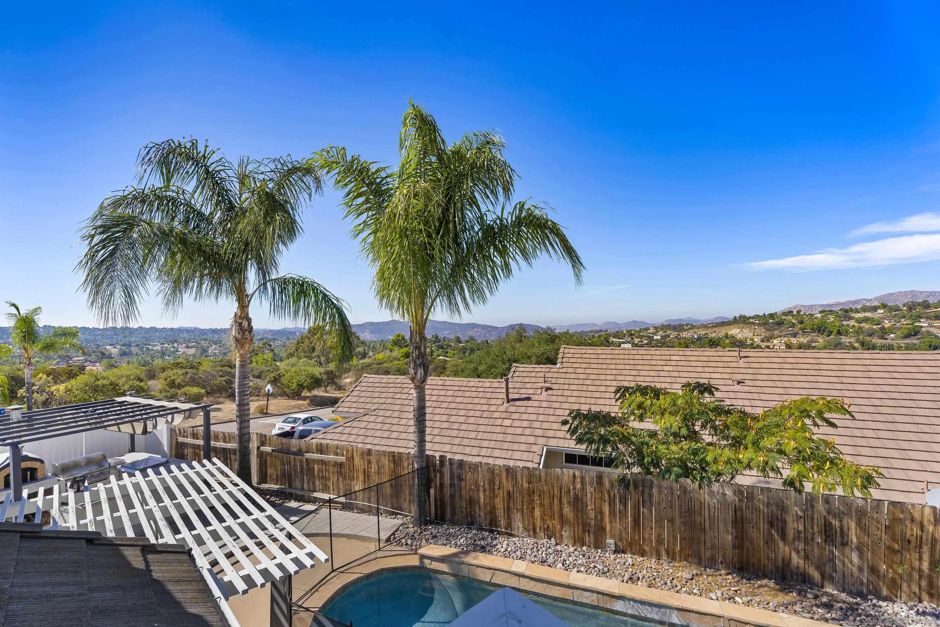 https://cdn.realtyfeed.com/cdn/127/250043442/f34815e57be256eac749a63734395465.webp