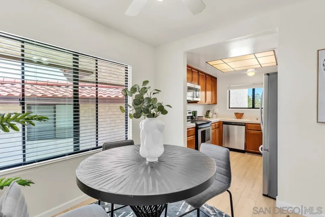 https://cdn.realtyfeed.com/cdn/127/250043443/af540b9d21ad9589bca717327897a909.webp