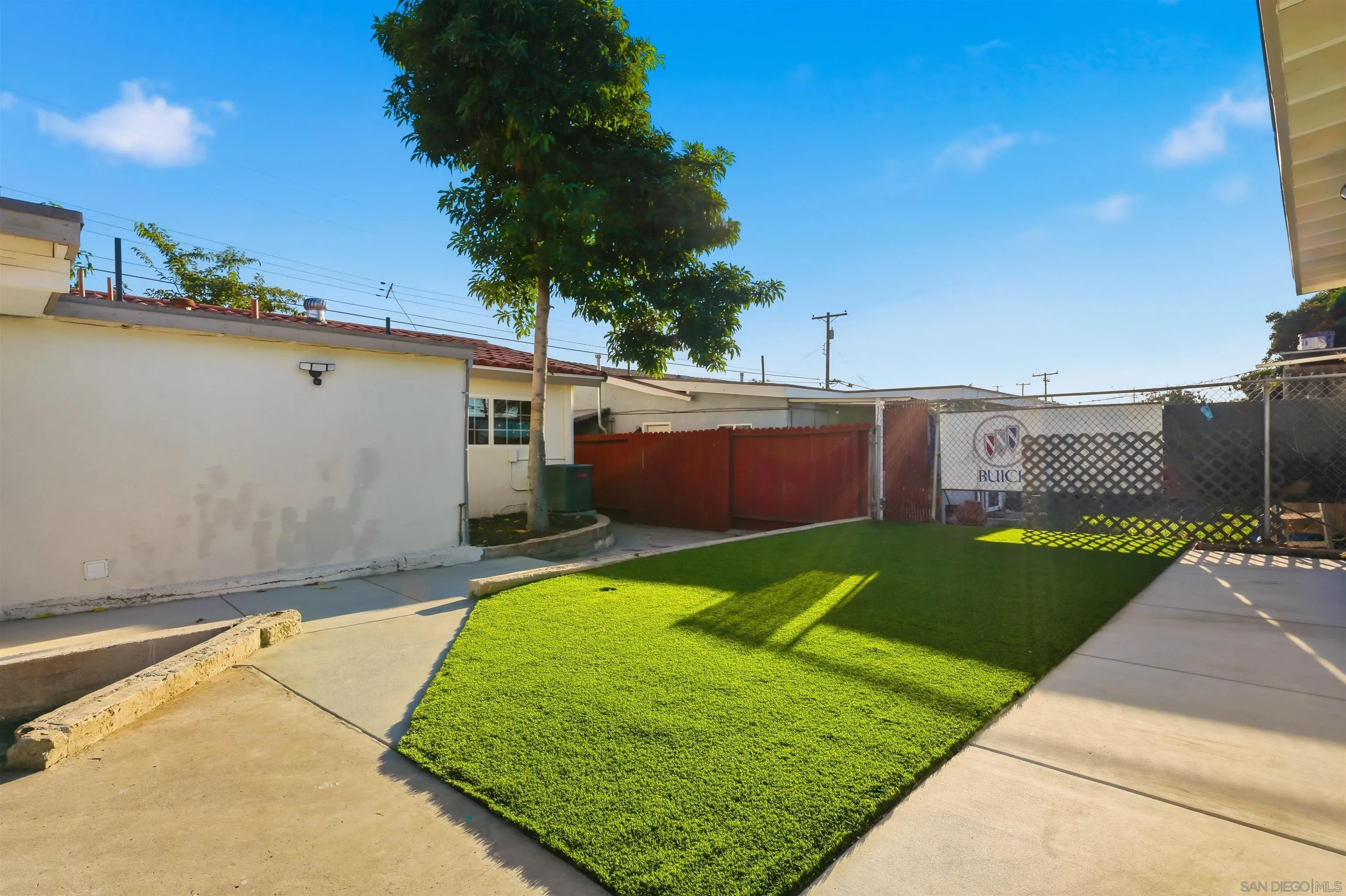 https://cdn.realtyfeed.com/cdn/127/250043452/fd1995d8165c7a1e74f91e634cdd793d.webp