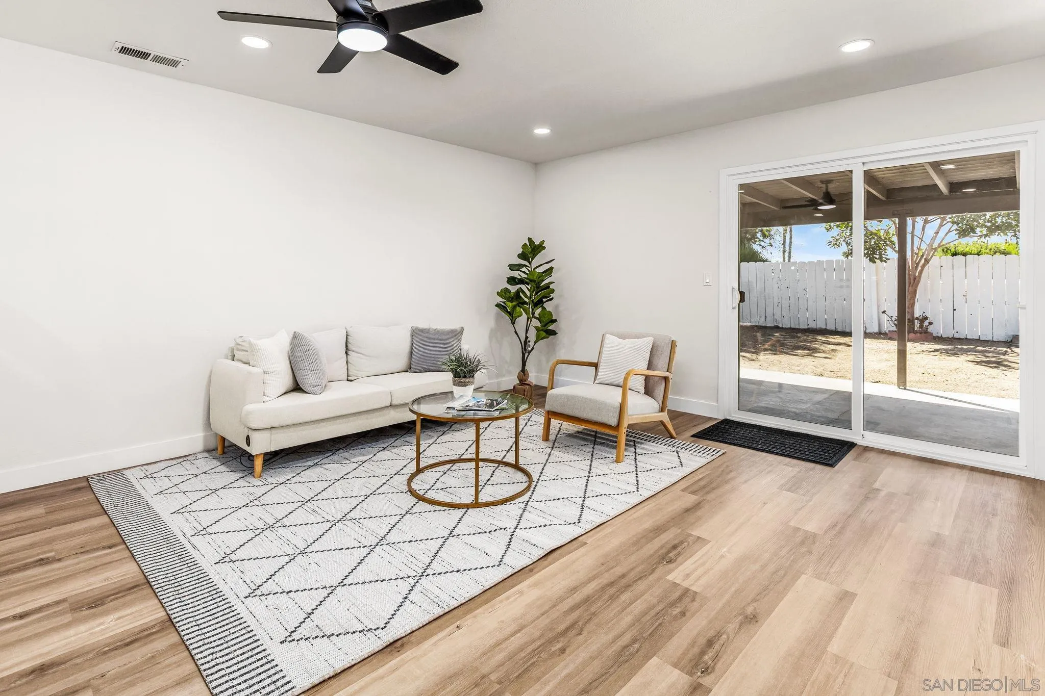 https://cdn.realtyfeed.com/cdn/127/250043459/51430a7d127fb34da9437ab1fa868932.webp
