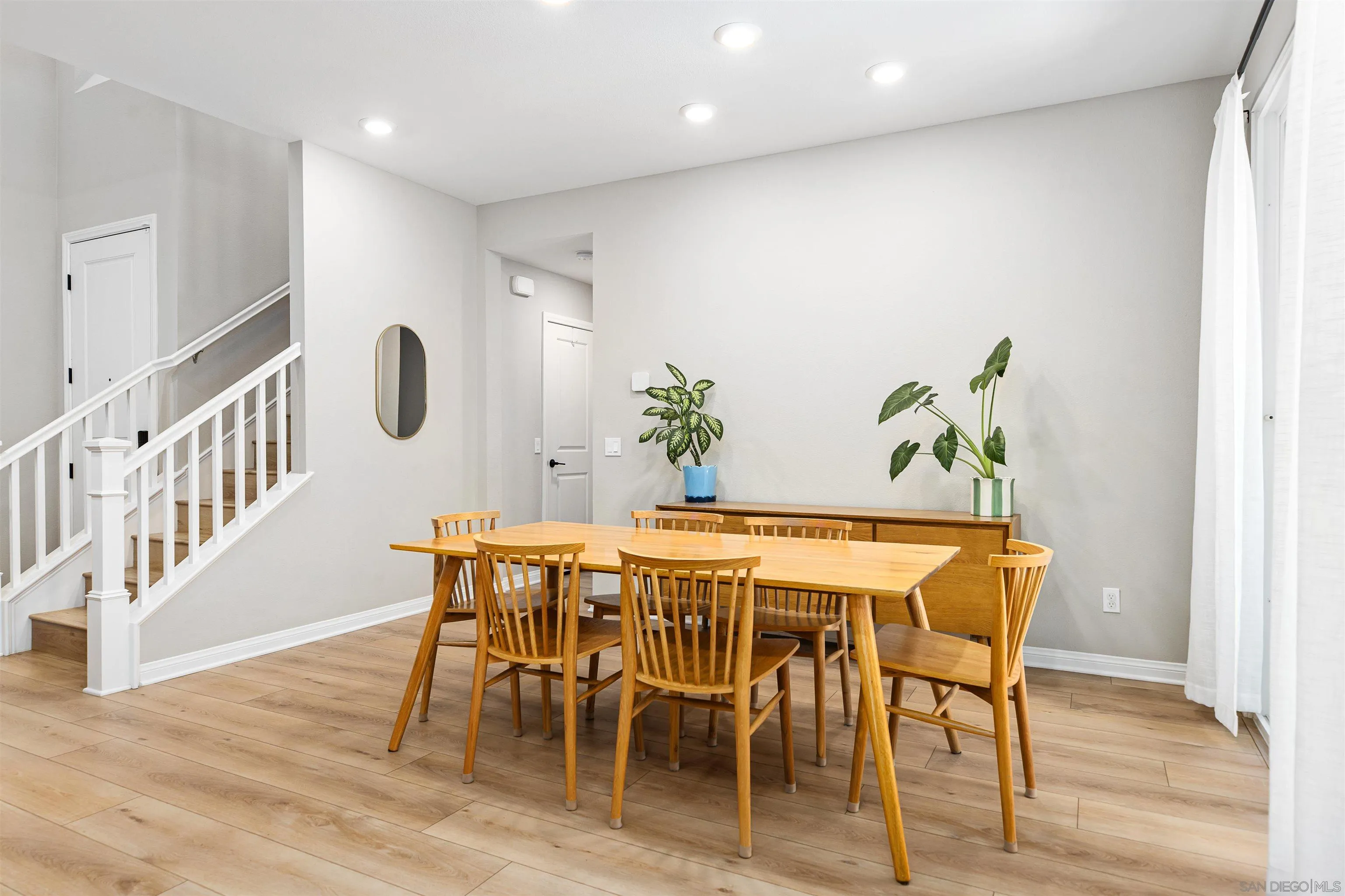 https://cdn.realtyfeed.com/cdn/127/250043462/5e6562ff8f41673692b8c0703030f9ea.webp