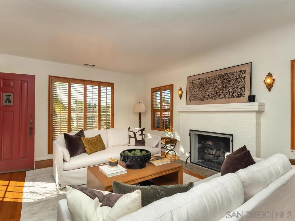 https://cdn.realtyfeed.com/cdn/127/250043469/0de32c016413c5ca3541a72a90613bc9.webp
