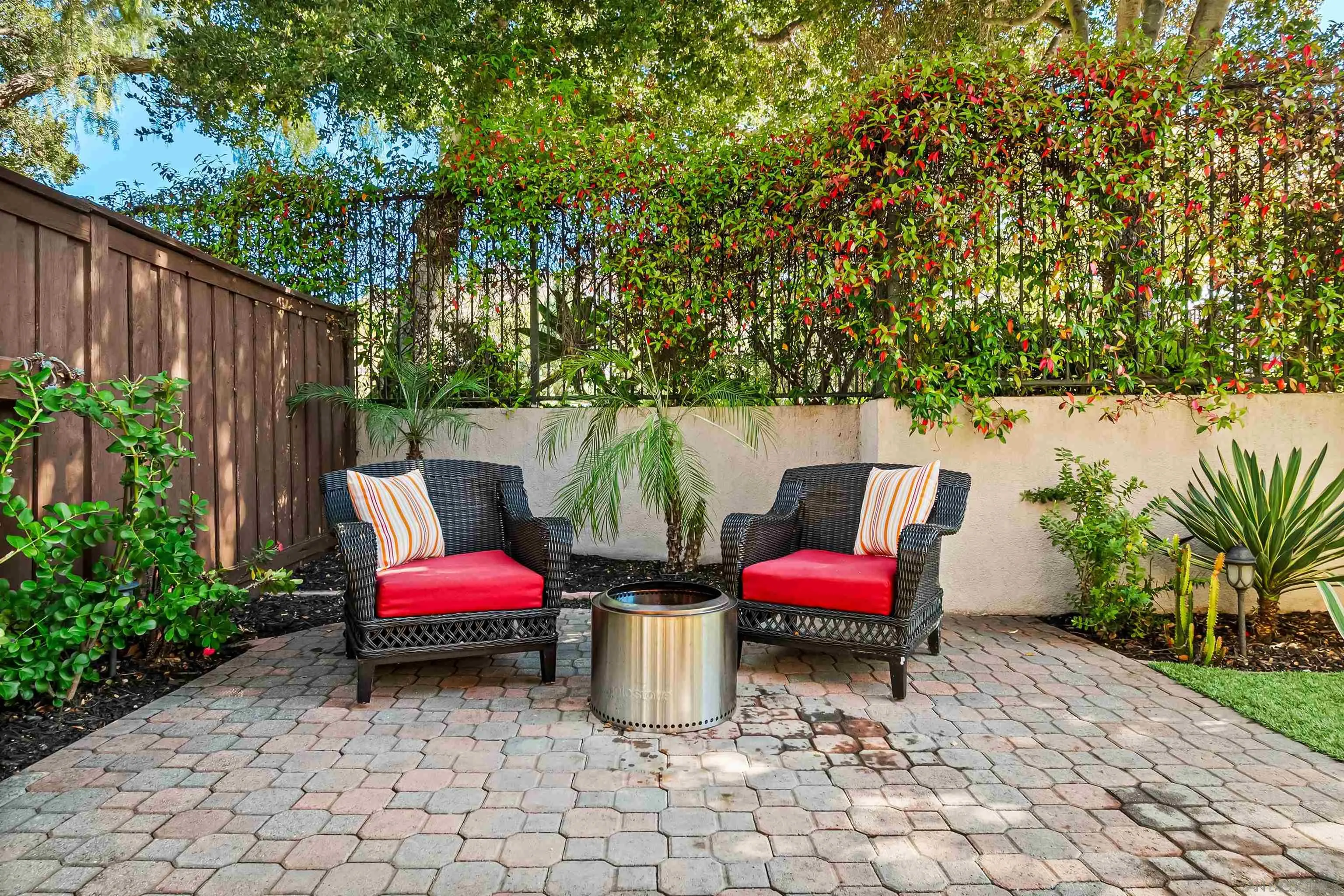 https://cdn.realtyfeed.com/cdn/127/250043475/6e41fffcf143a340cf500825075ae00e.webp
