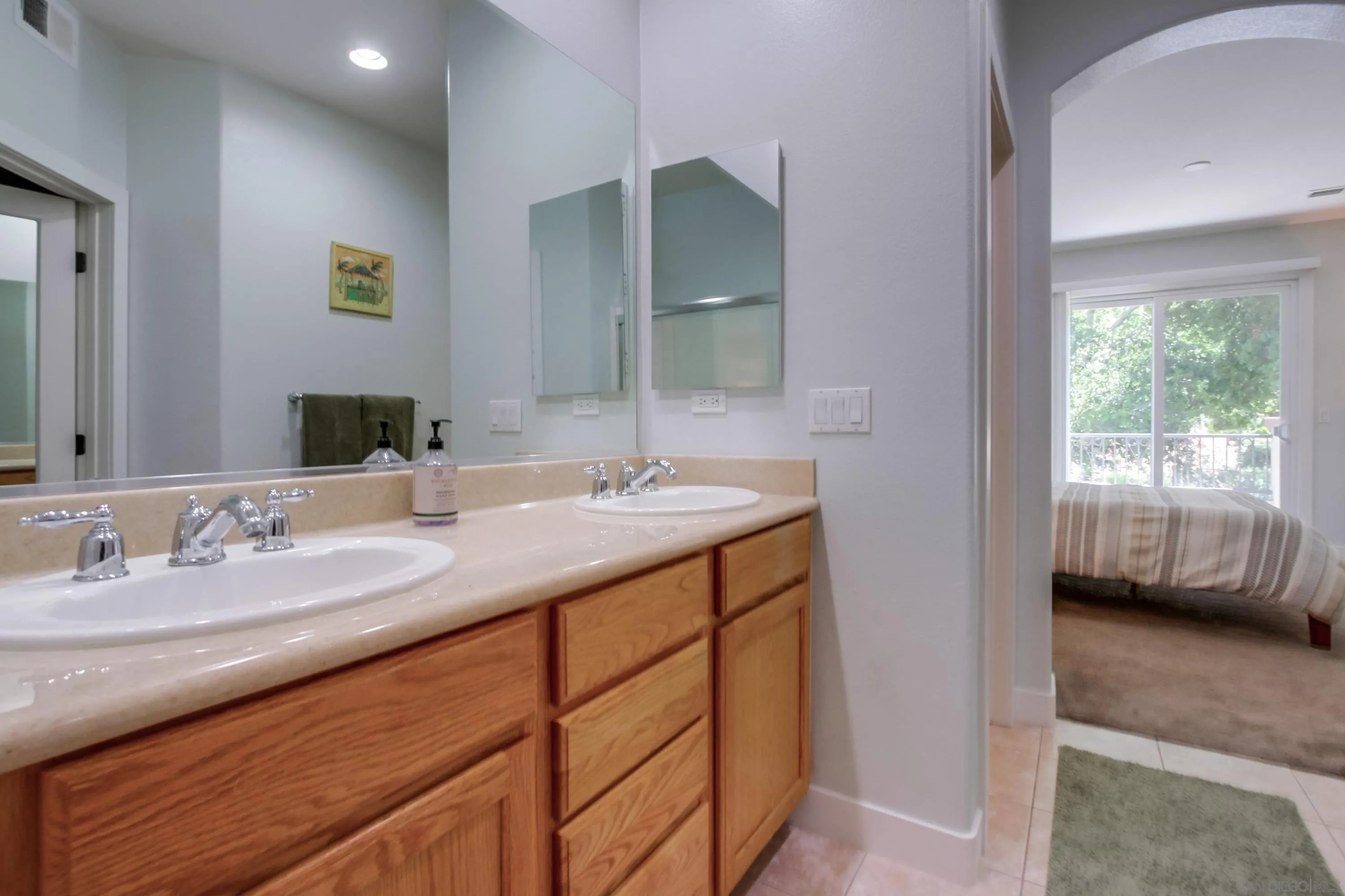 https://cdn.realtyfeed.com/cdn/127/250043475/784ab8f347366a189bef5427c2903713.webp