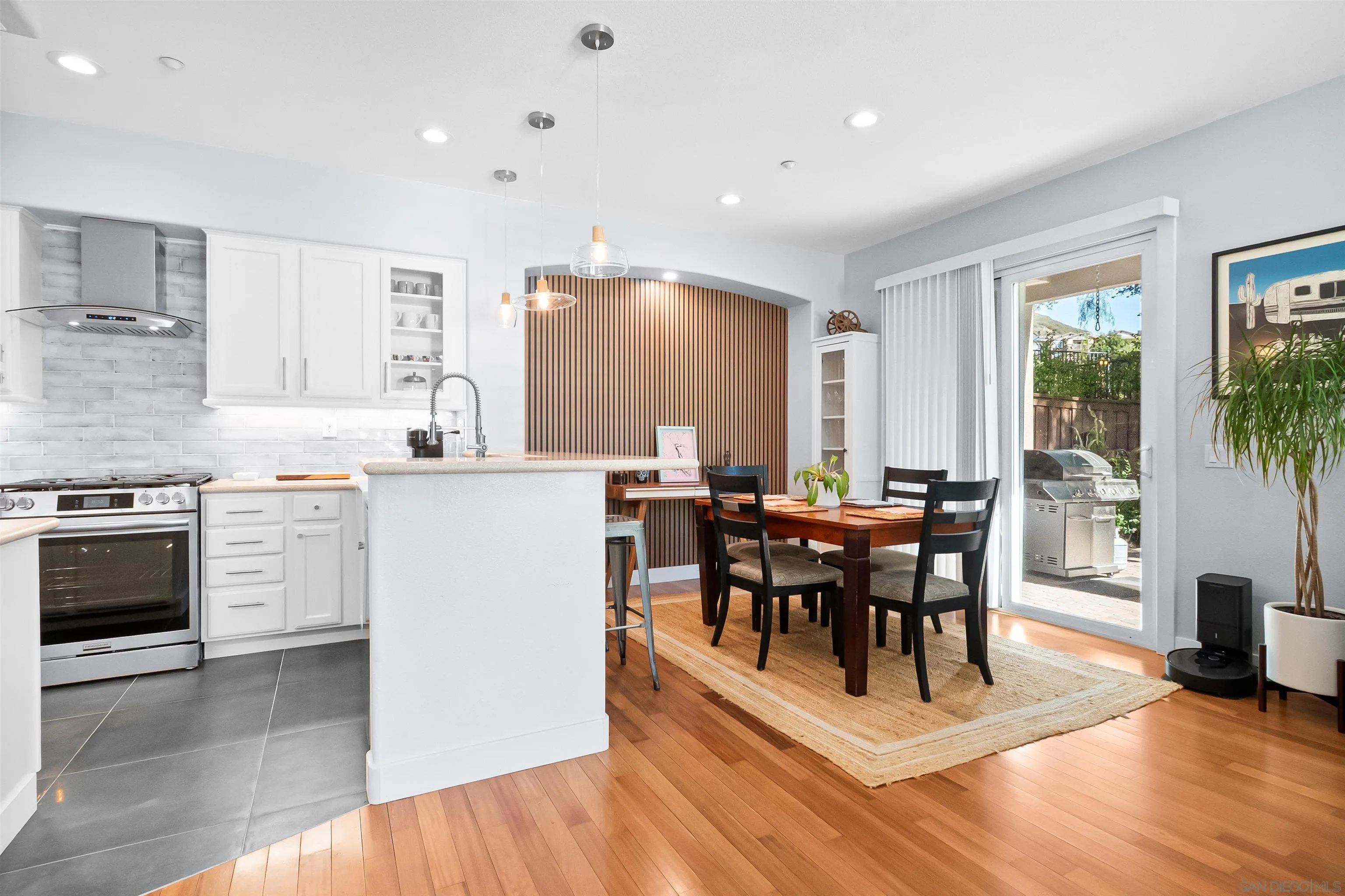https://cdn.realtyfeed.com/cdn/127/250043475/86fead2b8ff6111a3578193257a6f4ba.webp