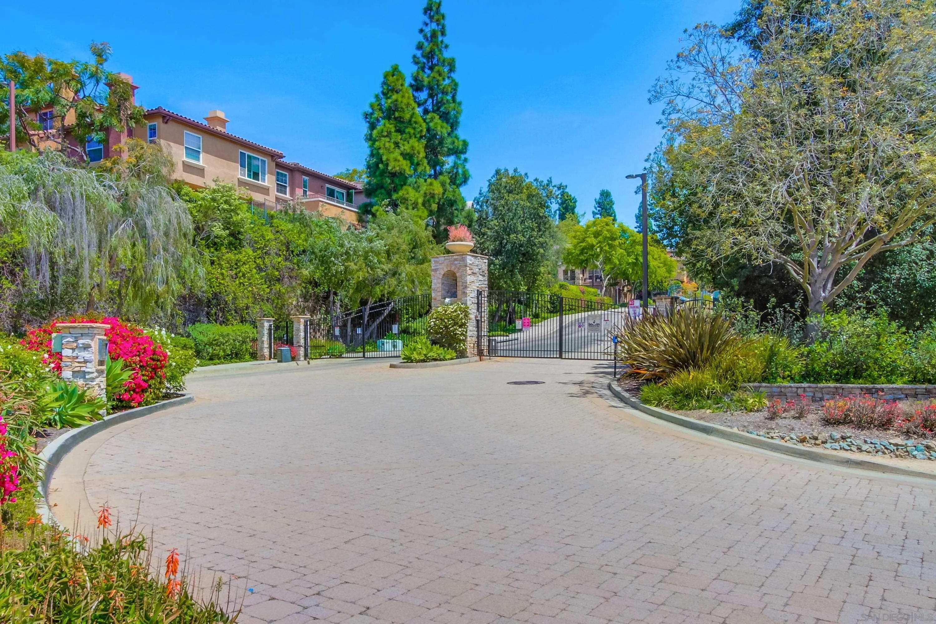 https://cdn.realtyfeed.com/cdn/127/250043475/e27c7460d3c35fa344b85035739045fb.webp