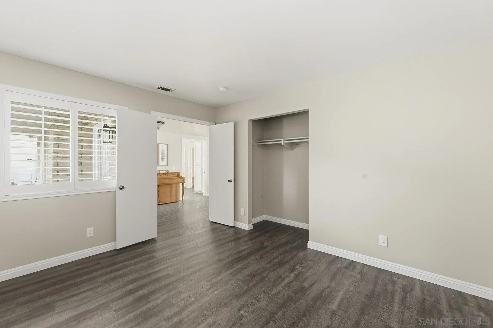 https://cdn.realtyfeed.com/cdn/127/250043487/581cfa7030b315346cf6580d335c2936.webp