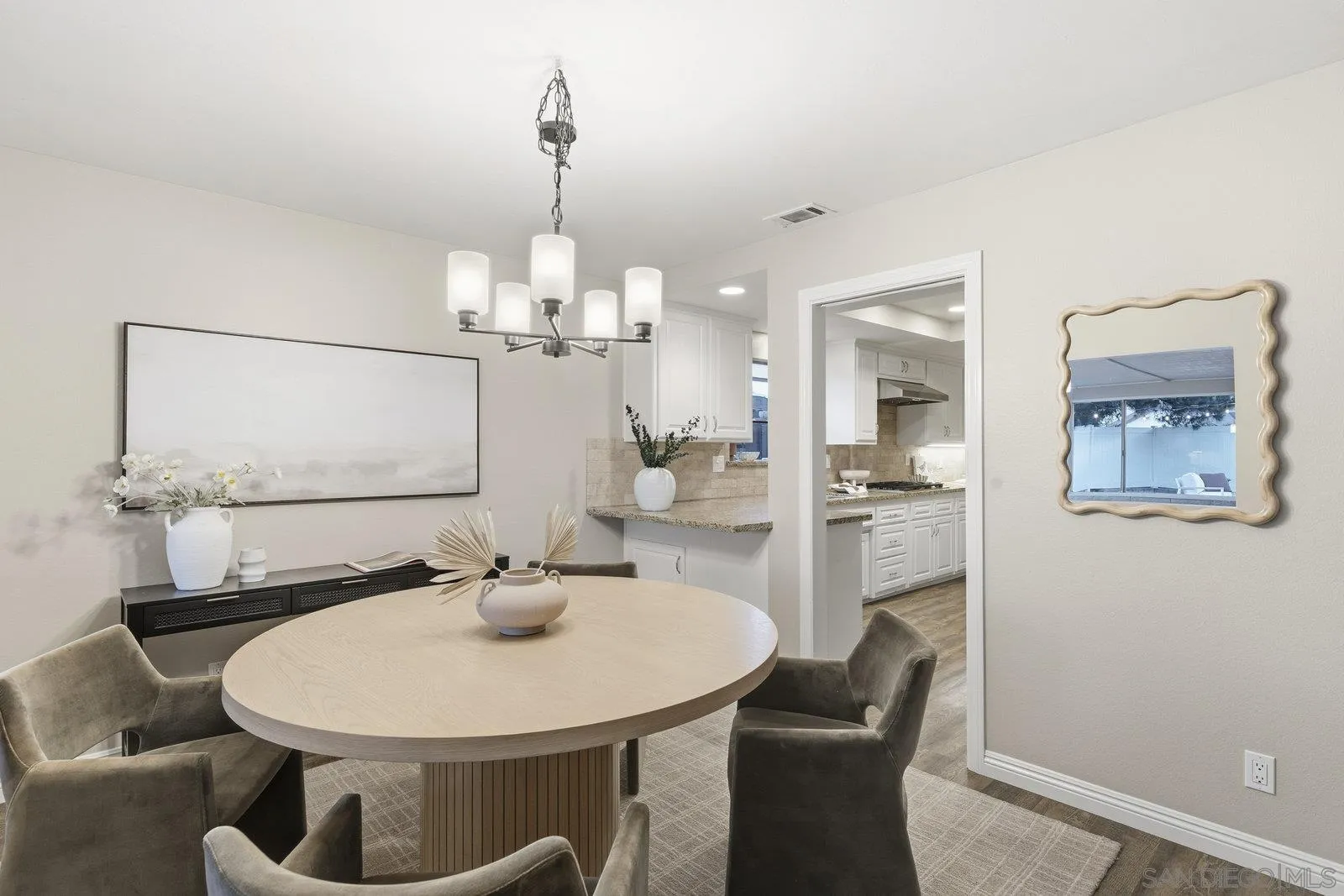 https://cdn.realtyfeed.com/cdn/127/250043487/9042478f98460a139d1cb08b8285ccb4.webp
