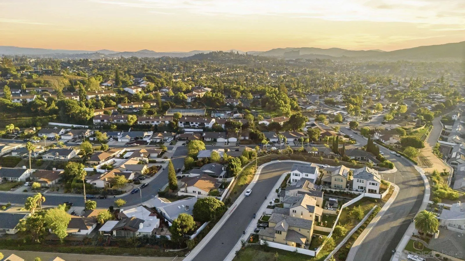 https://cdn.realtyfeed.com/cdn/127/250043487/ae0292dc5ee4d15f078f224c0b971089.webp