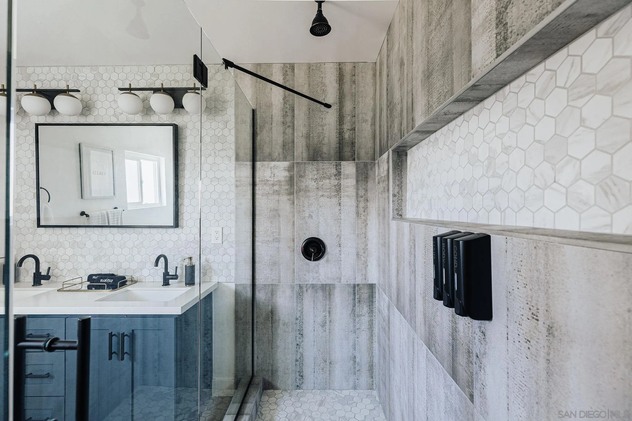 https://cdn.realtyfeed.com/cdn/127/250043497/daf1563cc9d15b285ad253742d9109c2.webp