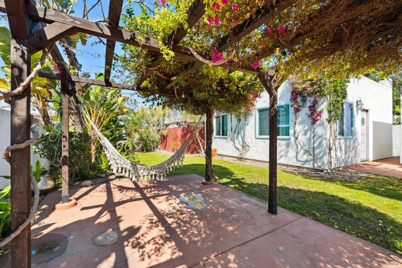 https://cdn.realtyfeed.com/cdn/127/250043504/787888e3f2093a7d4379581870bb8abd.webp