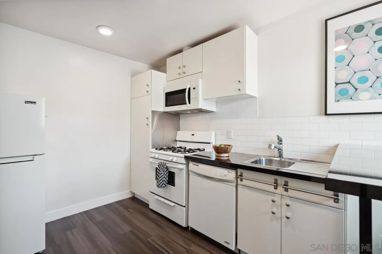 https://cdn.realtyfeed.com/cdn/127/250043504/dc115a00442ba2305572952a833e959d.webp