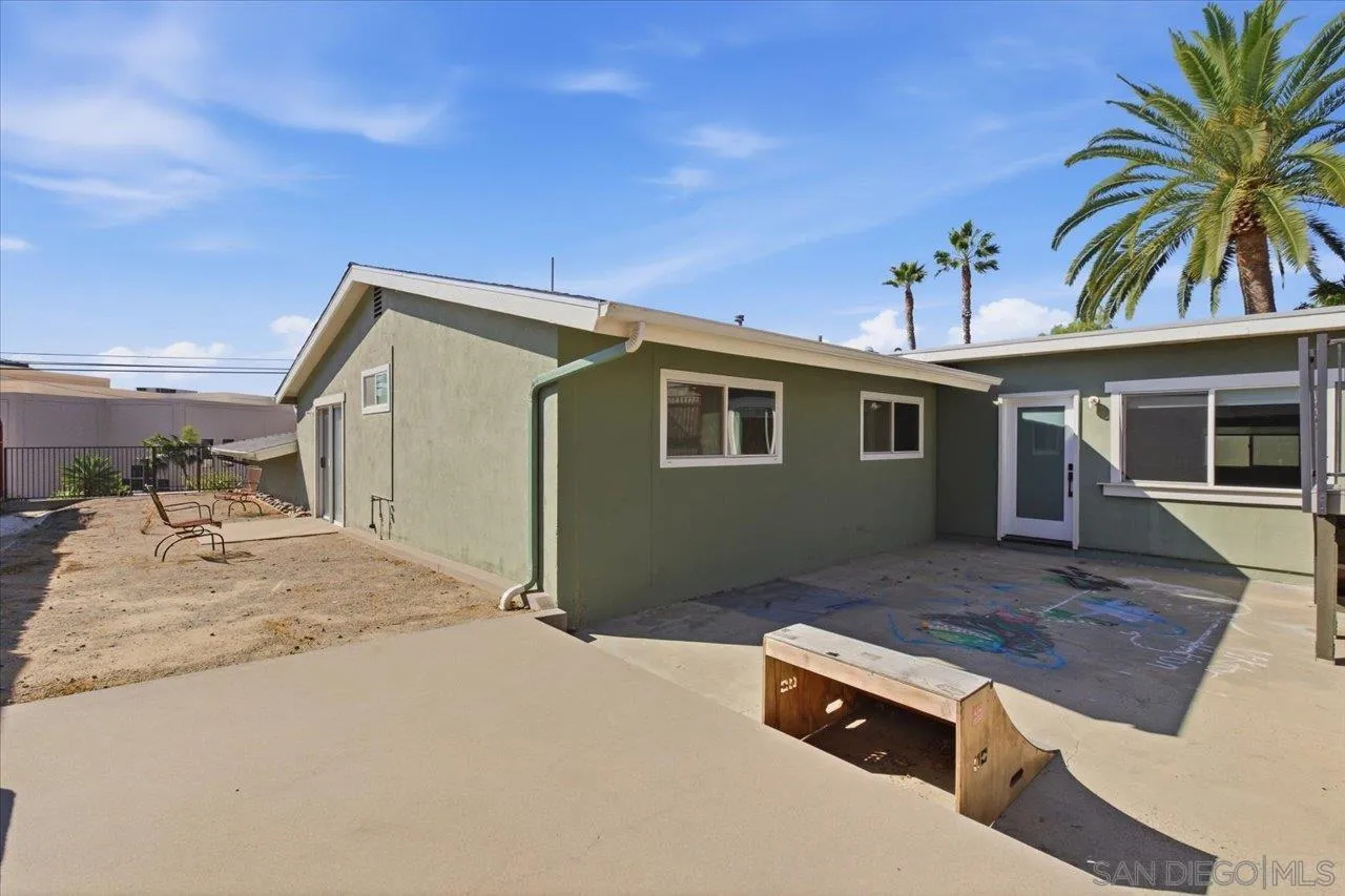 https://cdn.realtyfeed.com/cdn/127/250043511/283bed51a51ed915a7165434bfb7f638.webp