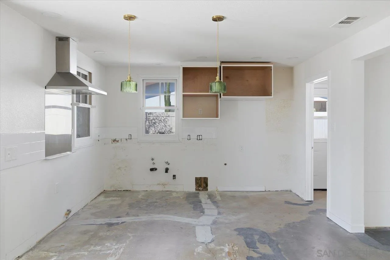 https://cdn.realtyfeed.com/cdn/127/250043511/55491940f072f425b9ad7673ffe95986.webp