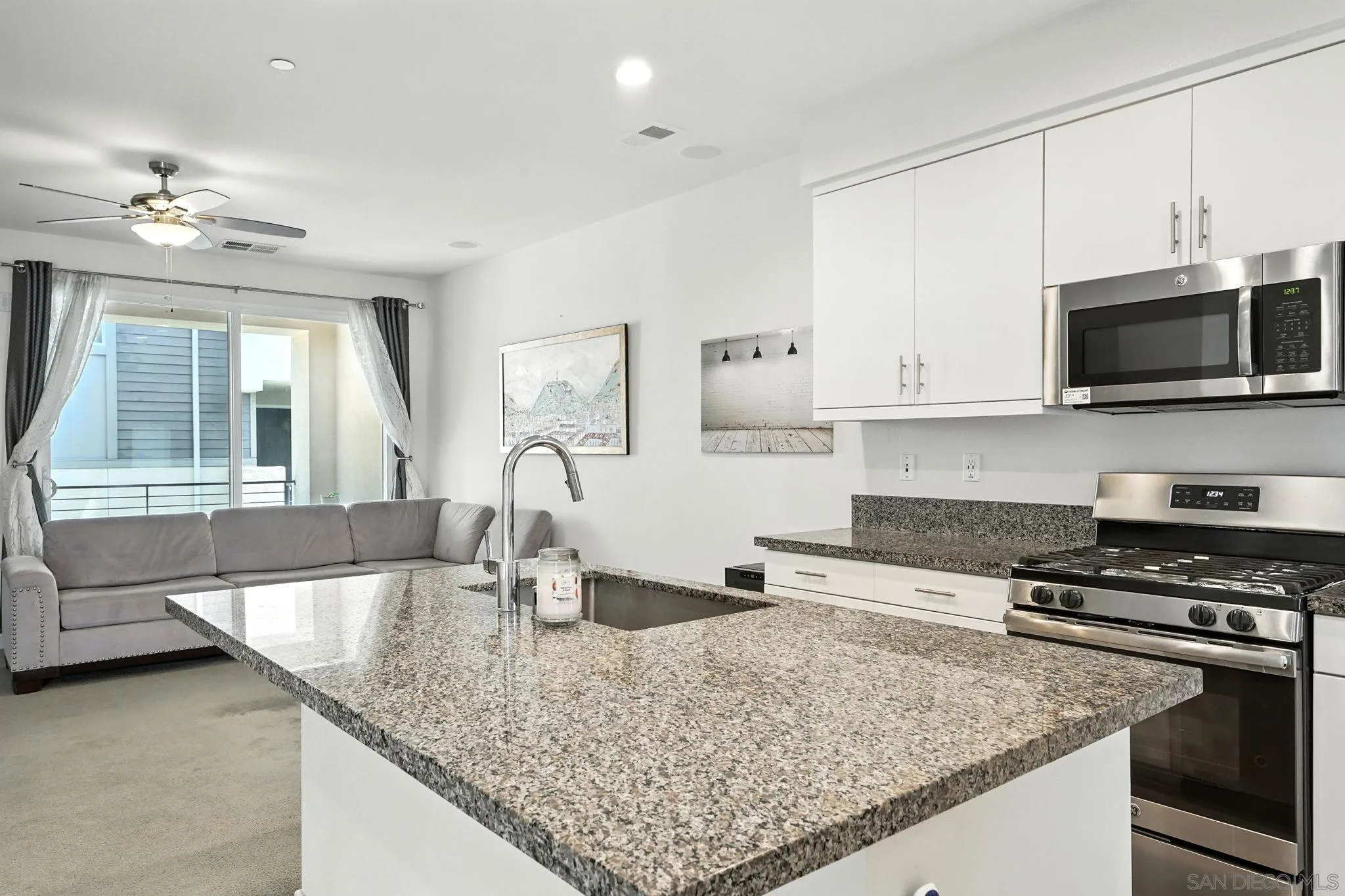 Photo #7: 250043518 Listing: Photo #7