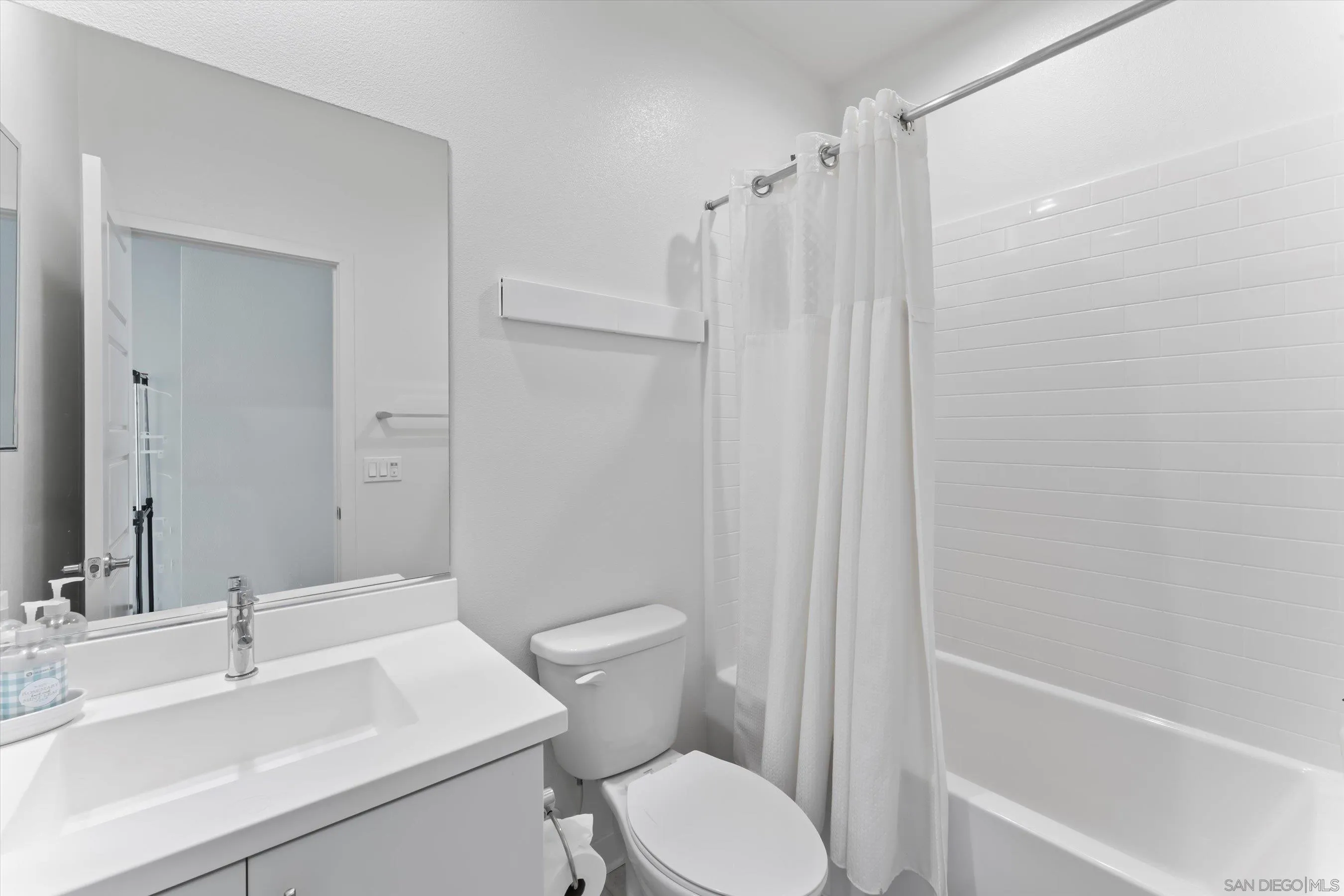 Photo #32: 250043518 Listing: Photo #32