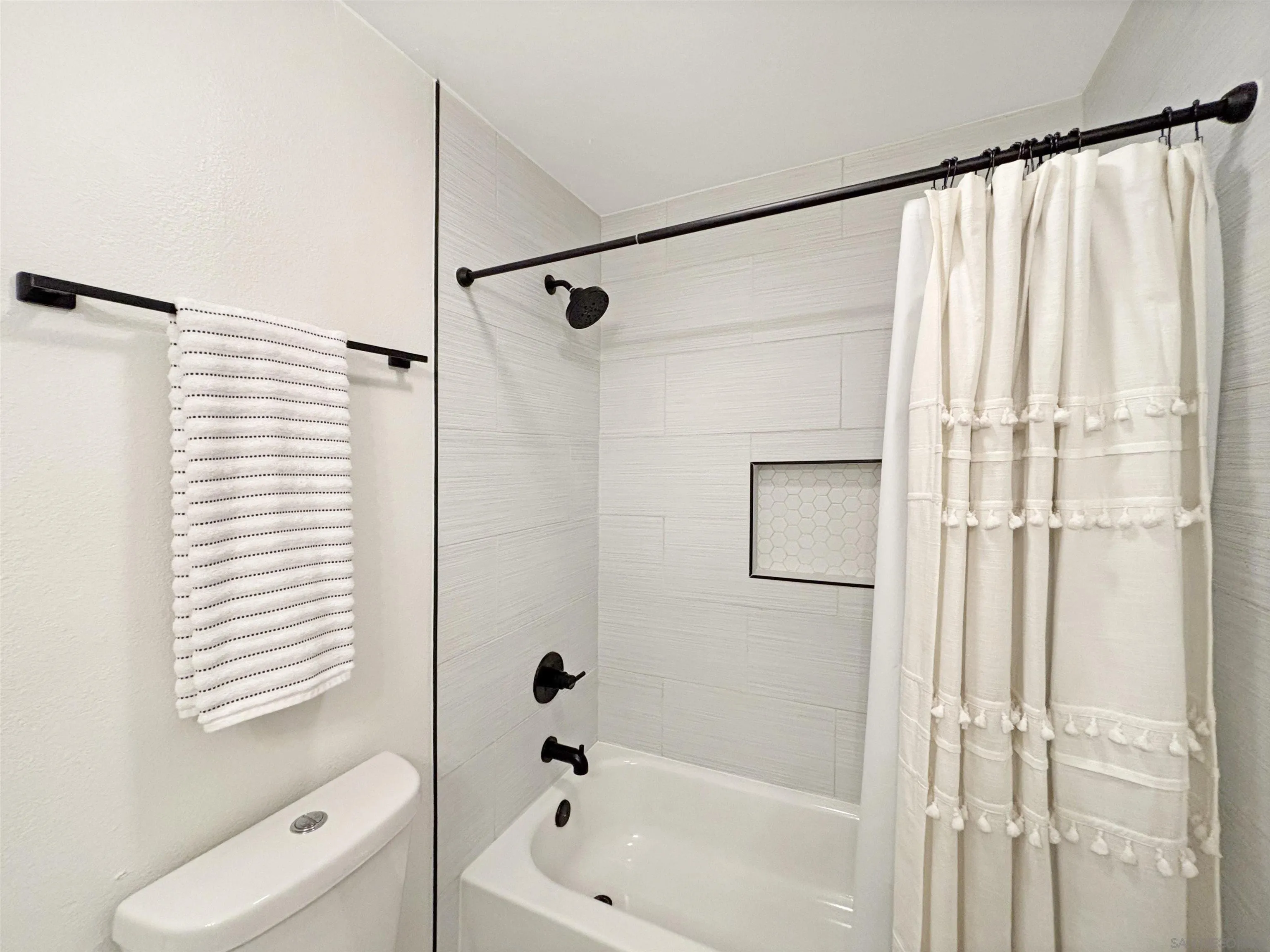 https://cdn.realtyfeed.com/cdn/127/250043520/b82085d59224f4040154a0c1c99db982.webp