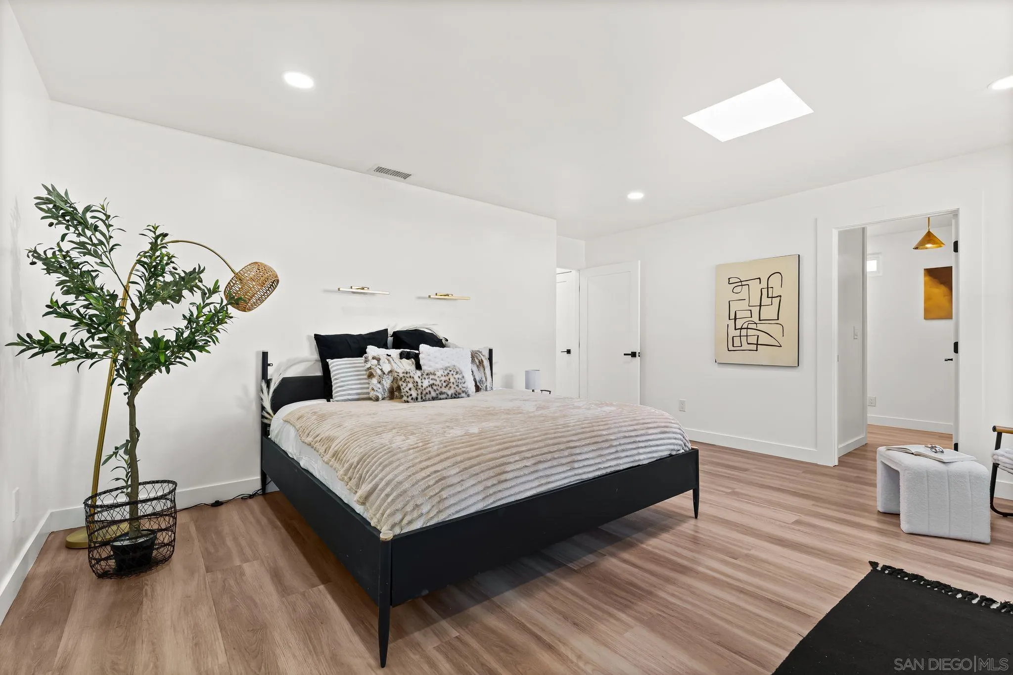 https://cdn.realtyfeed.com/cdn/127/250043522/1e9bd6c14766f609a186d54389c7787f.webp