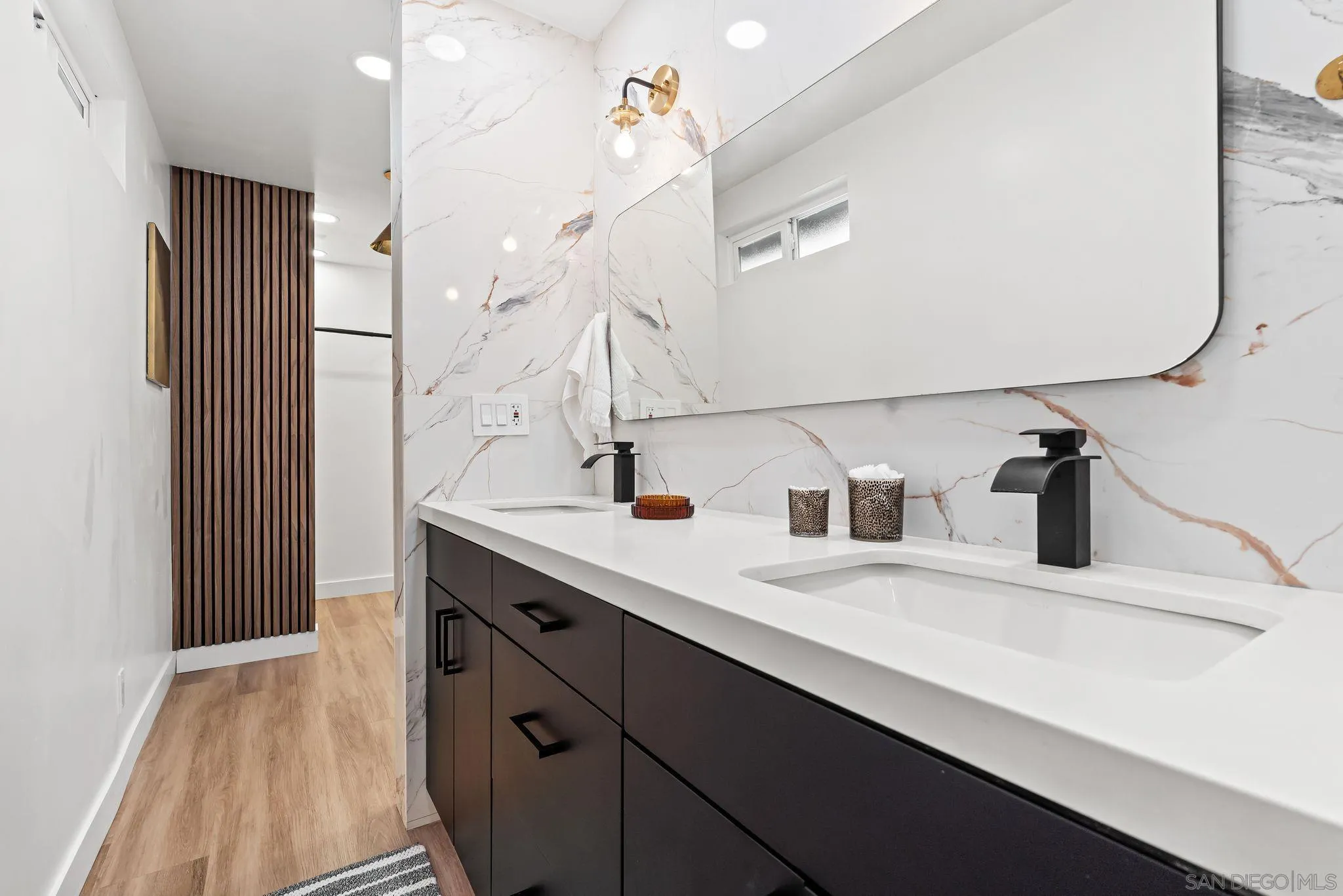 https://cdn.realtyfeed.com/cdn/127/250043522/a405a467bc67248011f165a60f86dd0e.webp