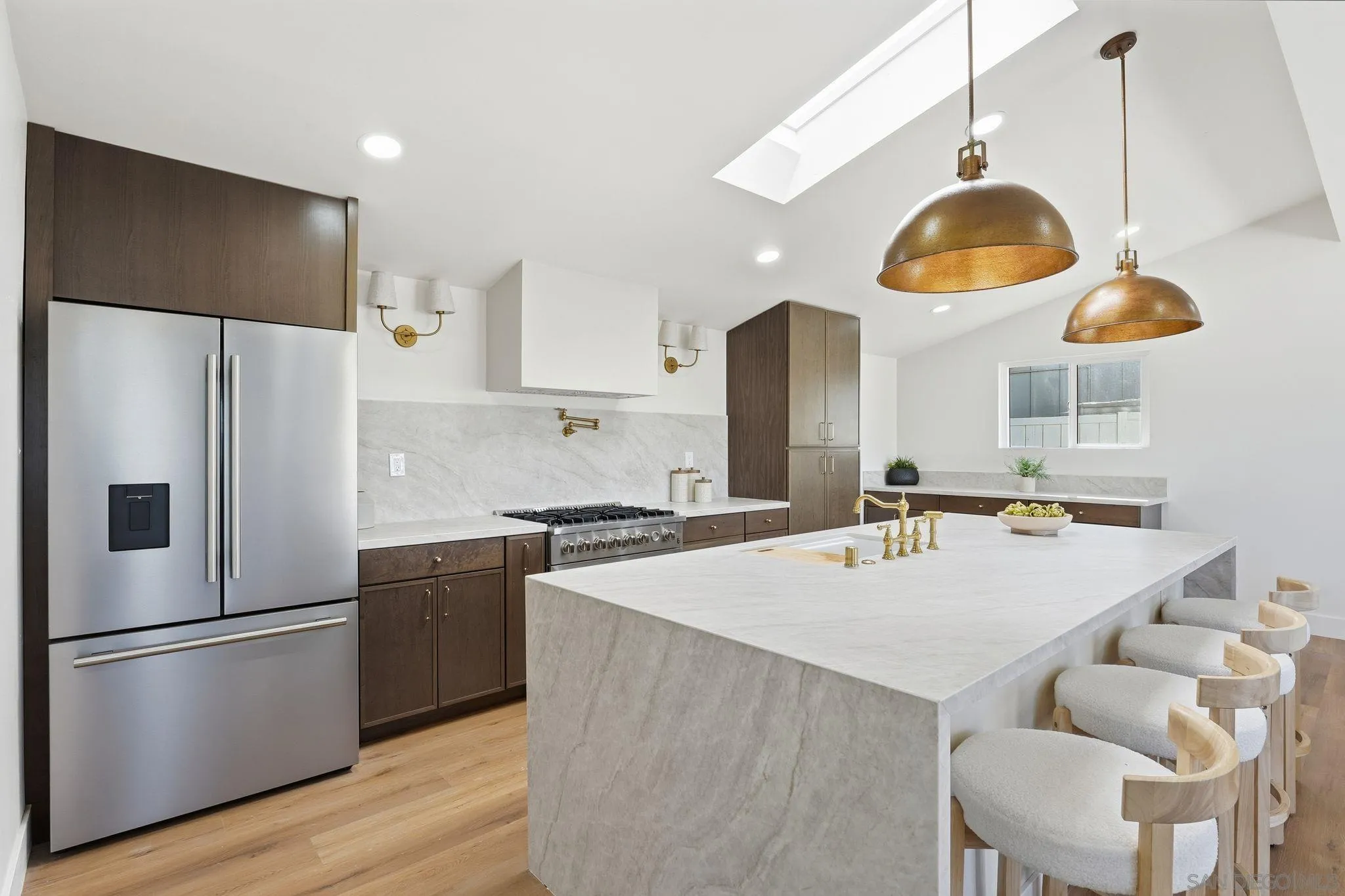 https://cdn.realtyfeed.com/cdn/127/250043524/bee4f41517483b55cf36dd83ebe45262.webp