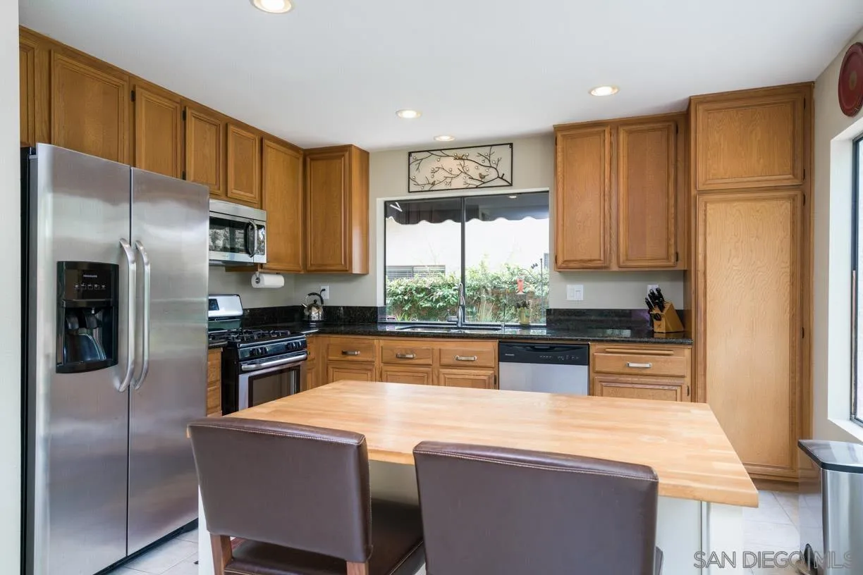 https://cdn.realtyfeed.com/cdn/127/250043534/632305a4f8bc498166b3793c52cad377.webp