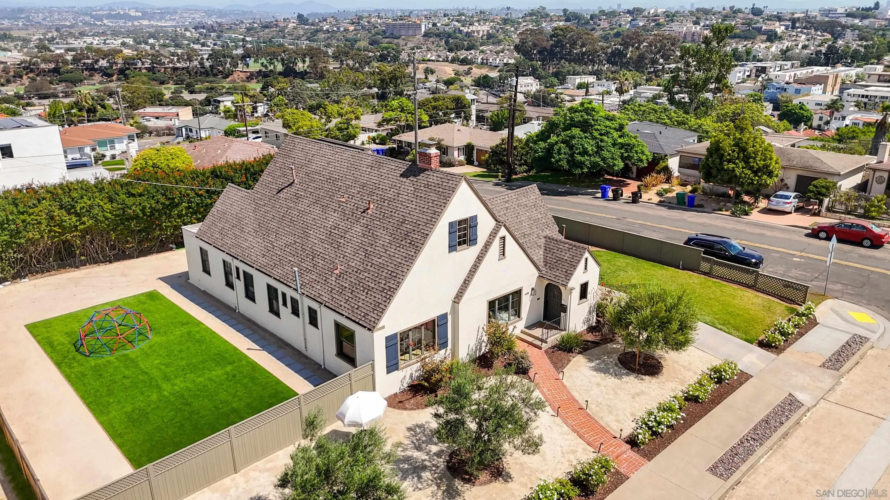https://cdn.realtyfeed.com/cdn/127/250043576/afca9335433123b21d0dd5f6ee1a2886.webp