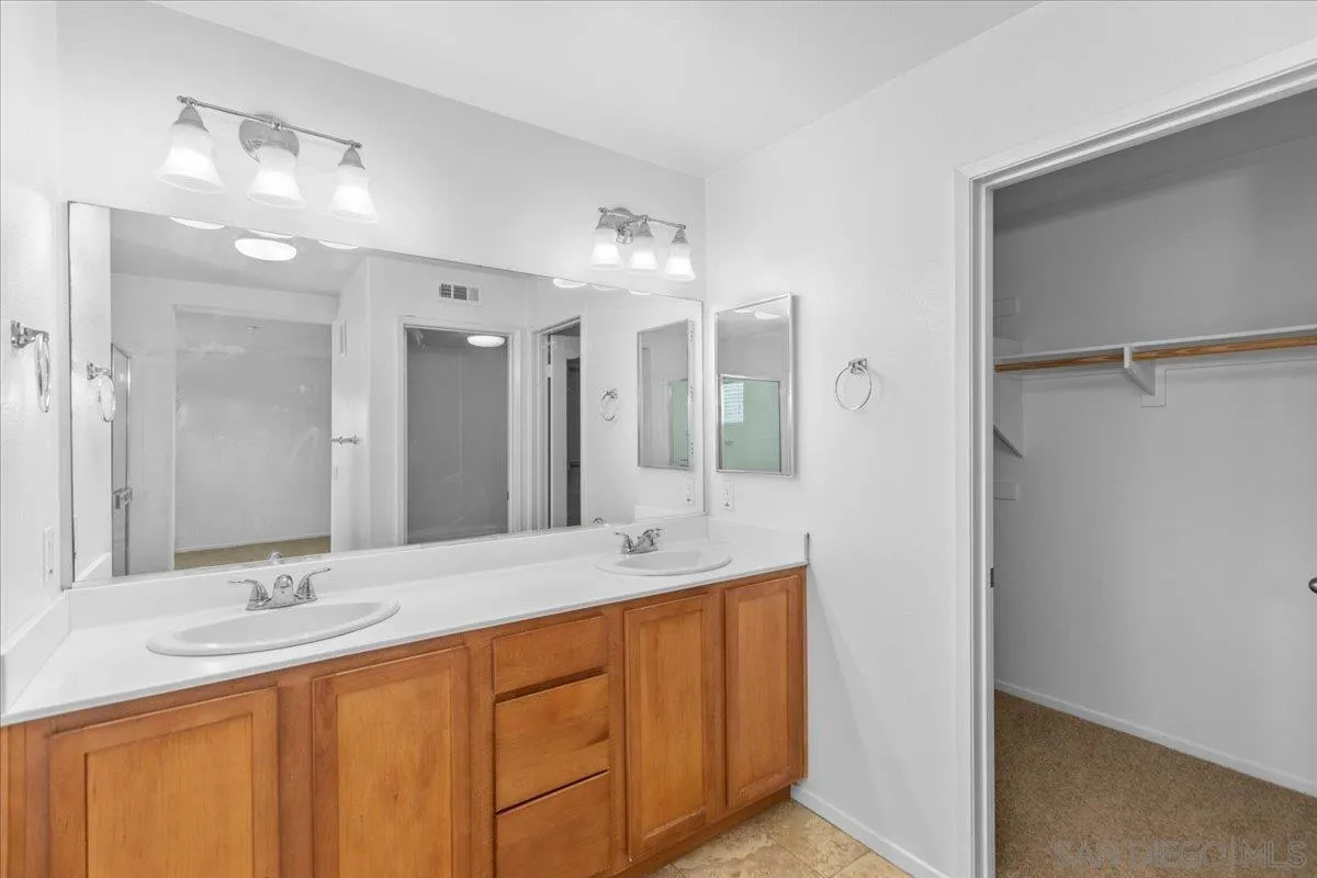 https://cdn.realtyfeed.com/cdn/127/250043577/78f28d20ca85277c284b09f15c7b68e8.webp