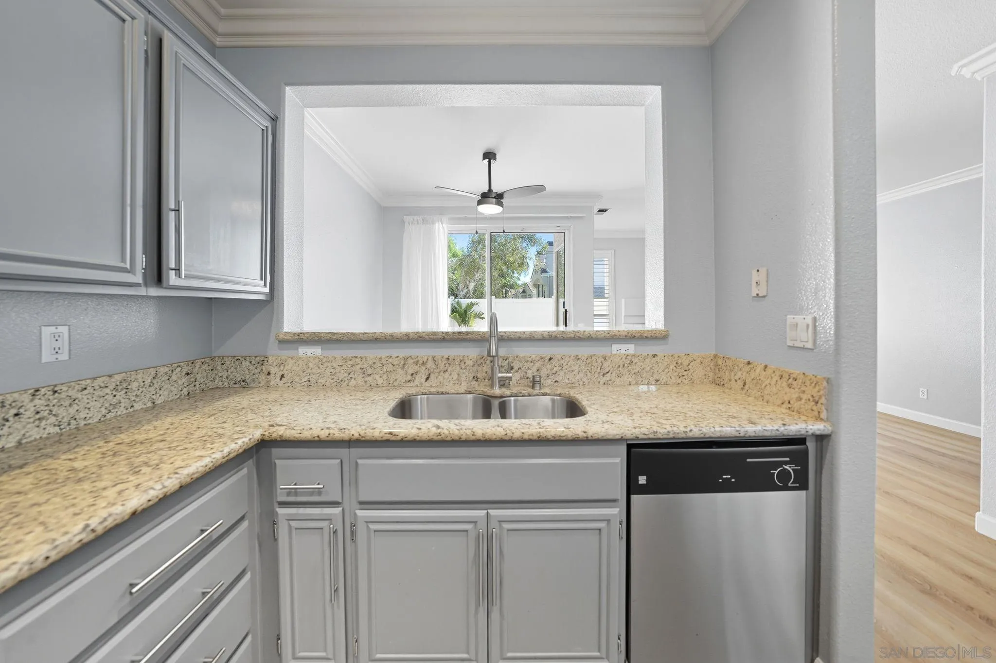 https://cdn.realtyfeed.com/cdn/127/250043578/40c26586b511f41735b0c3994d53e165.webp