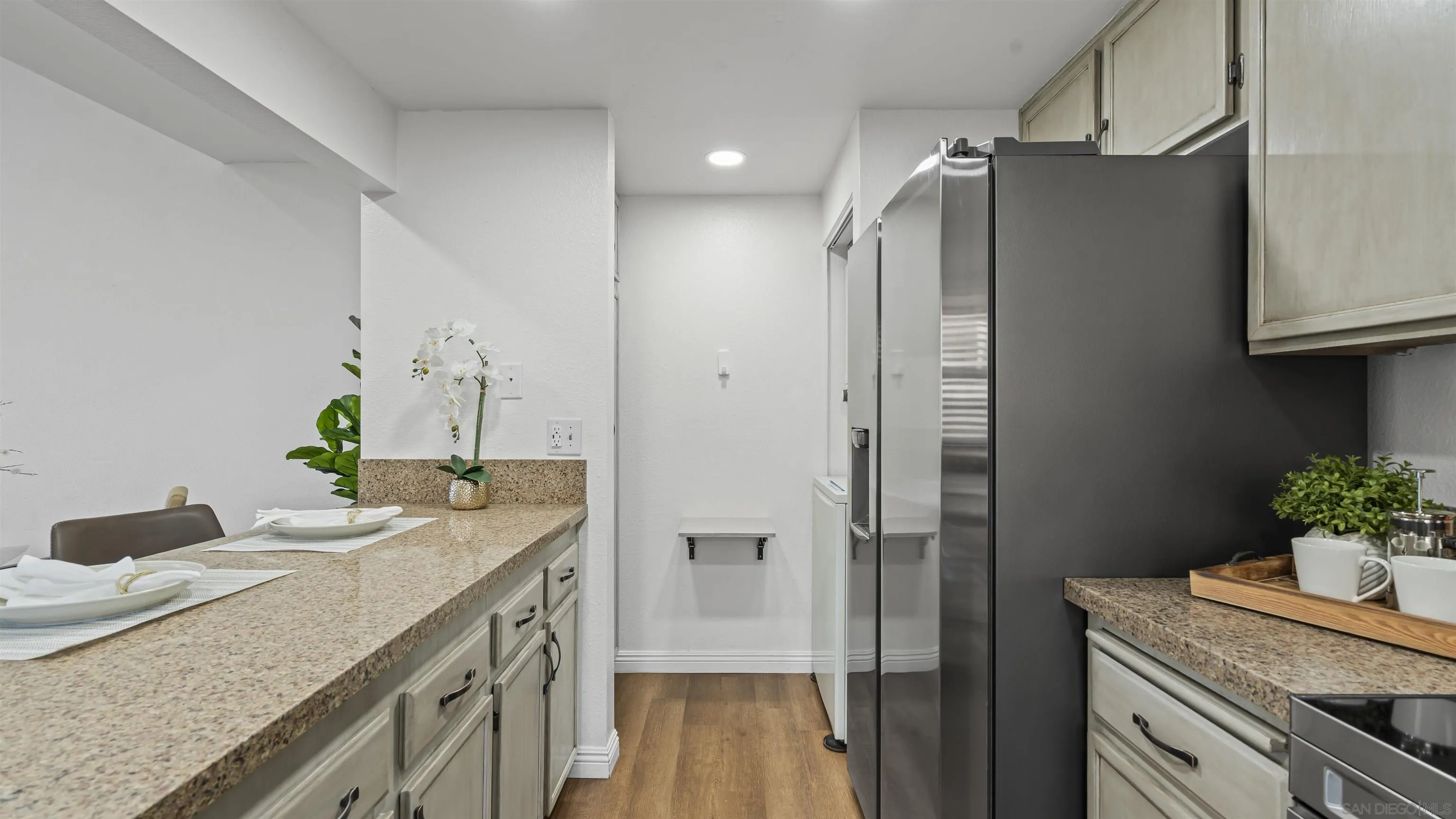 Photo #6: 250043582 Listing: Photo #6