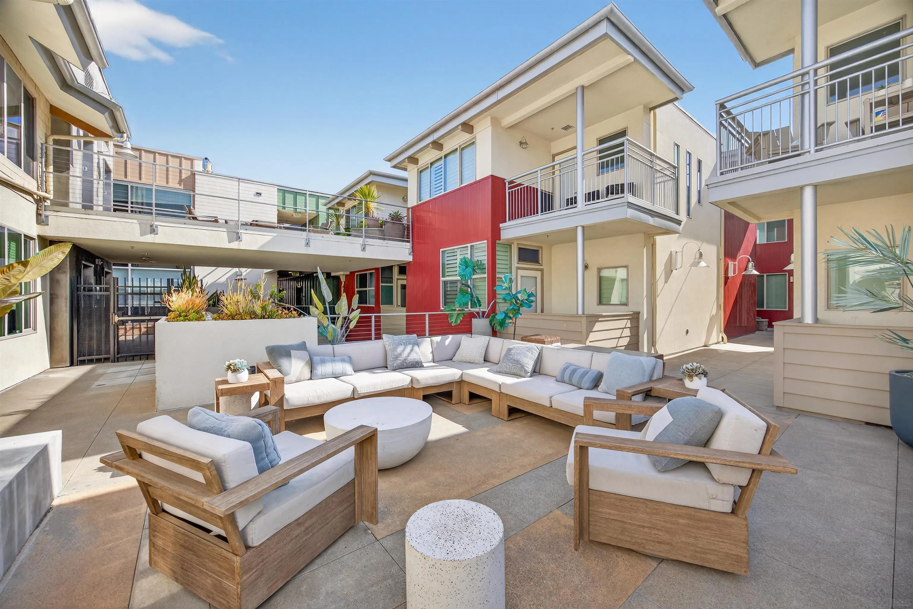 https://cdn.realtyfeed.com/cdn/127/250043584/f0509b086305f75cee28f899b8e24108.webp