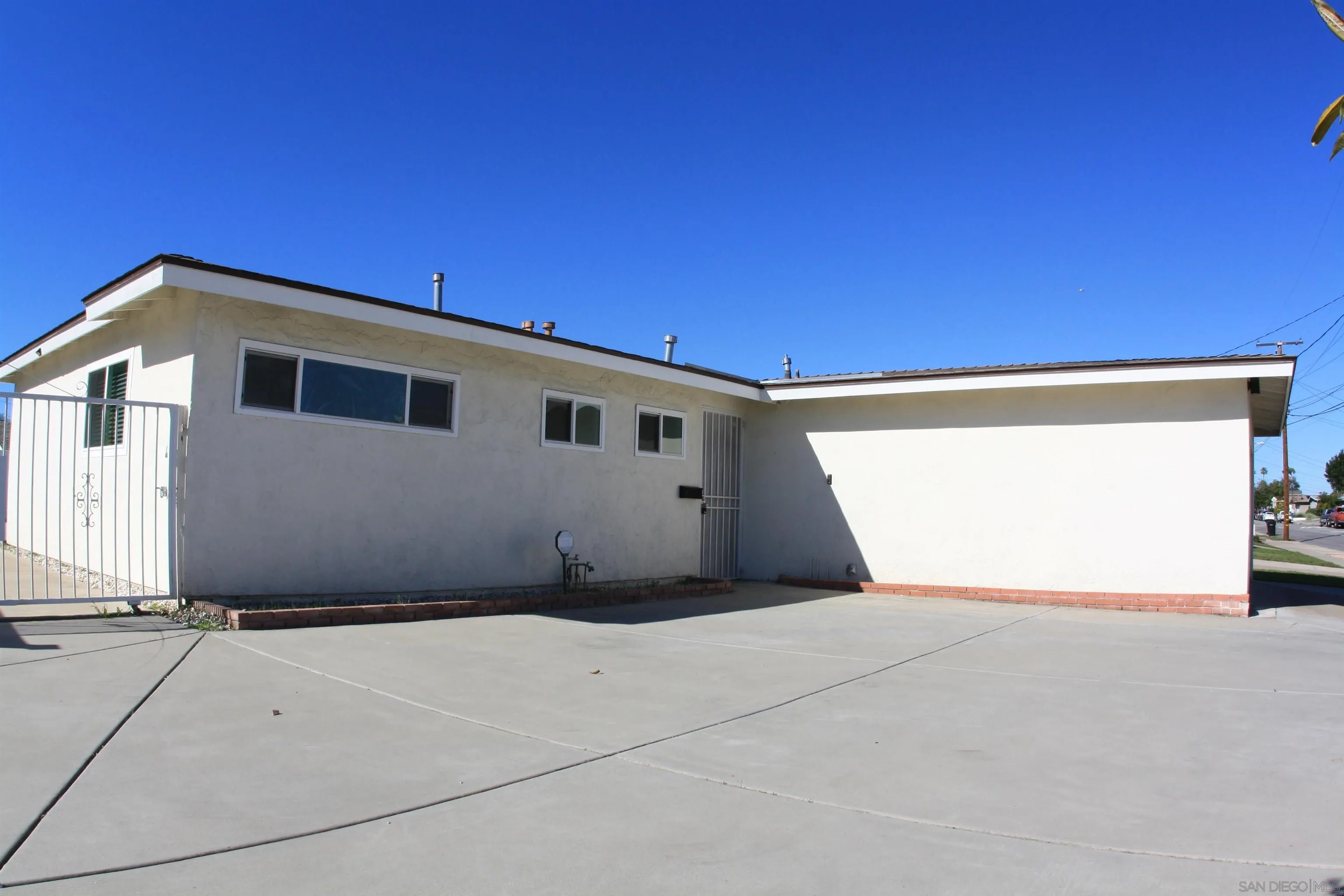 https://cdn.realtyfeed.com/cdn/127/250043591/11e5fa232964bdef83ab50136c91417c.webp