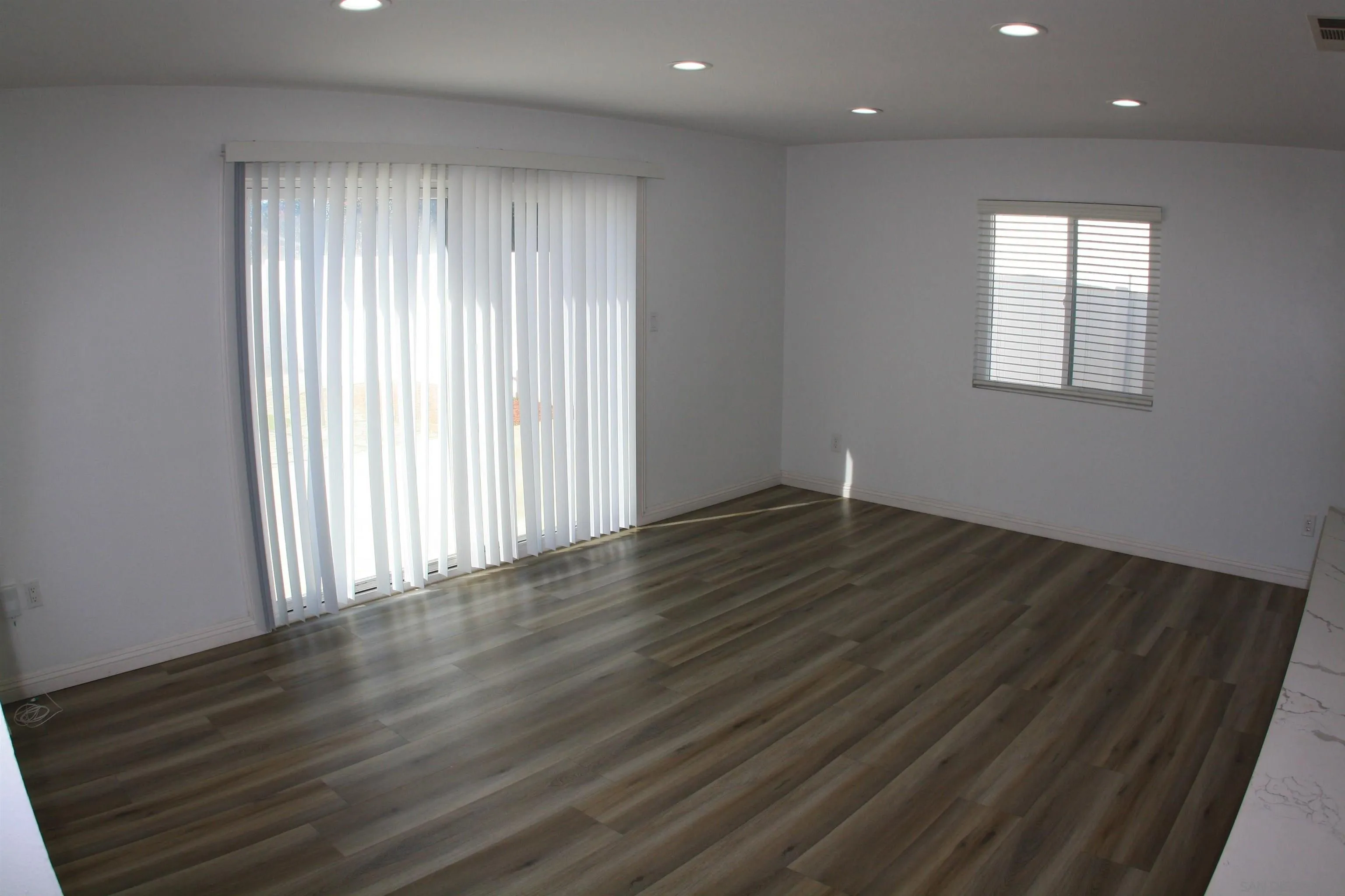 https://cdn.realtyfeed.com/cdn/127/250043591/2015908cbaf1eab183741a68ba26930e.webp