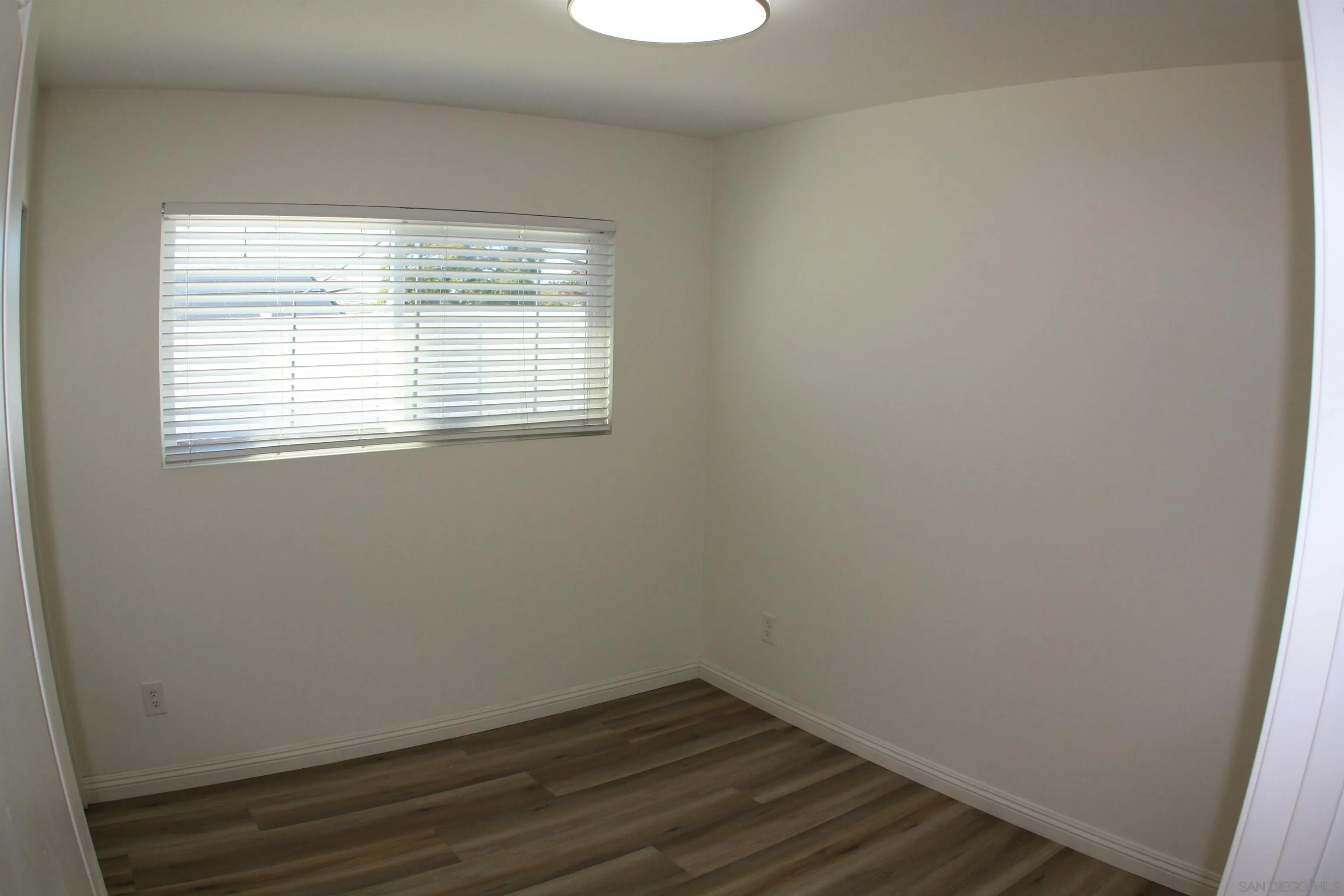 https://cdn.realtyfeed.com/cdn/127/250043591/91357c91b03b94d14d4c91d5a664d3ab.webp