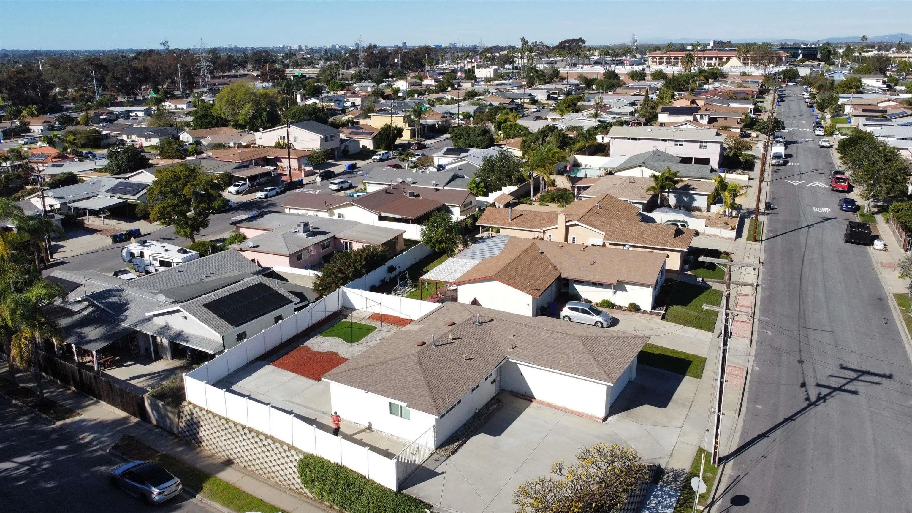 https://cdn.realtyfeed.com/cdn/127/250043591/df36d3fad2141438ef7024fe723ce796.webp