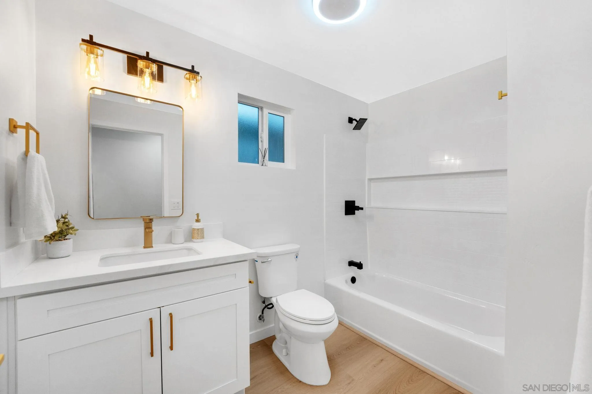 https://cdn.realtyfeed.com/cdn/127/250043593/35f037498a1dad7ff538b639ce25fc79.webp