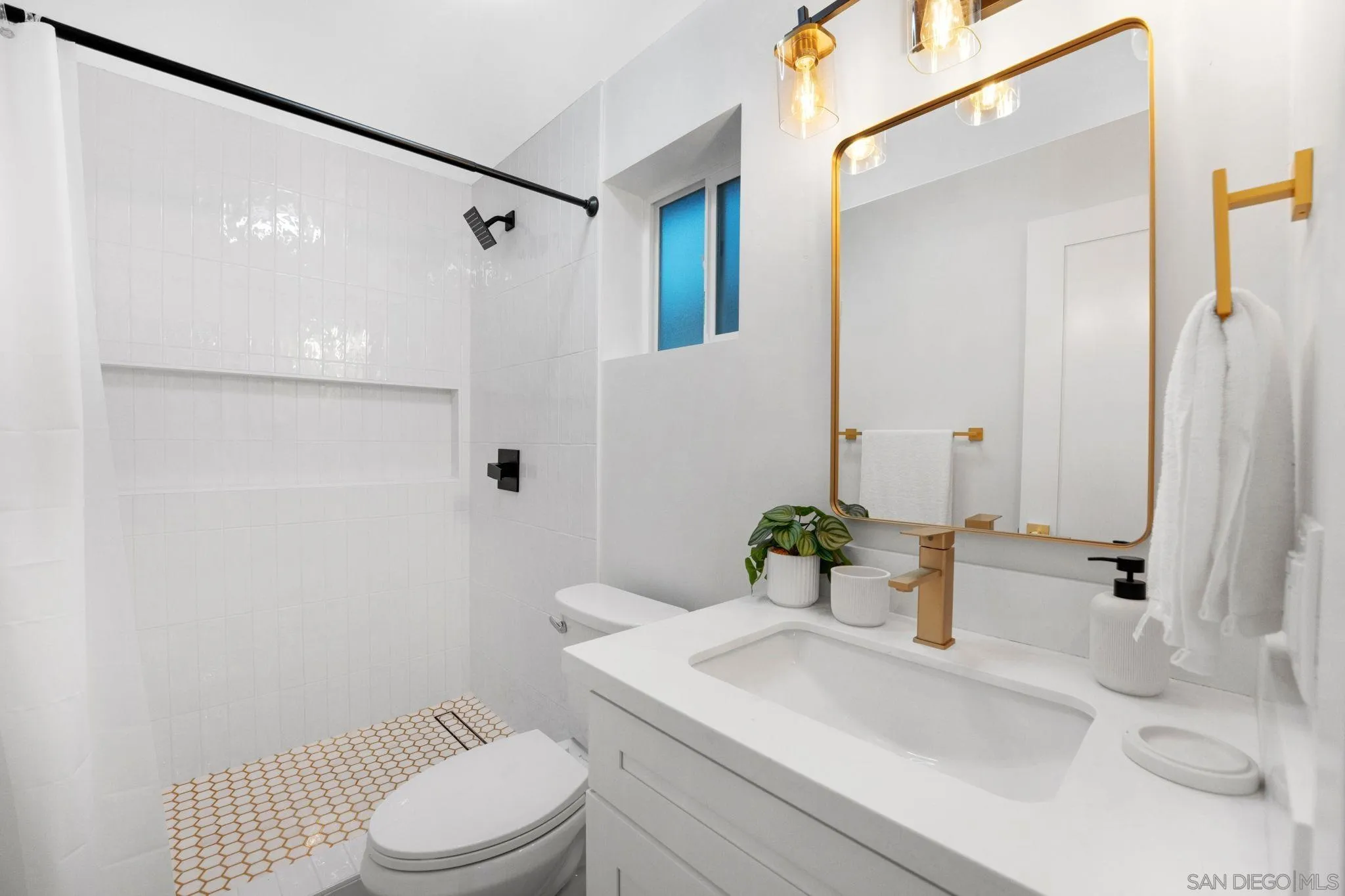 https://cdn.realtyfeed.com/cdn/127/250043593/e8287525441fe7471ec46ab9cf920950.webp