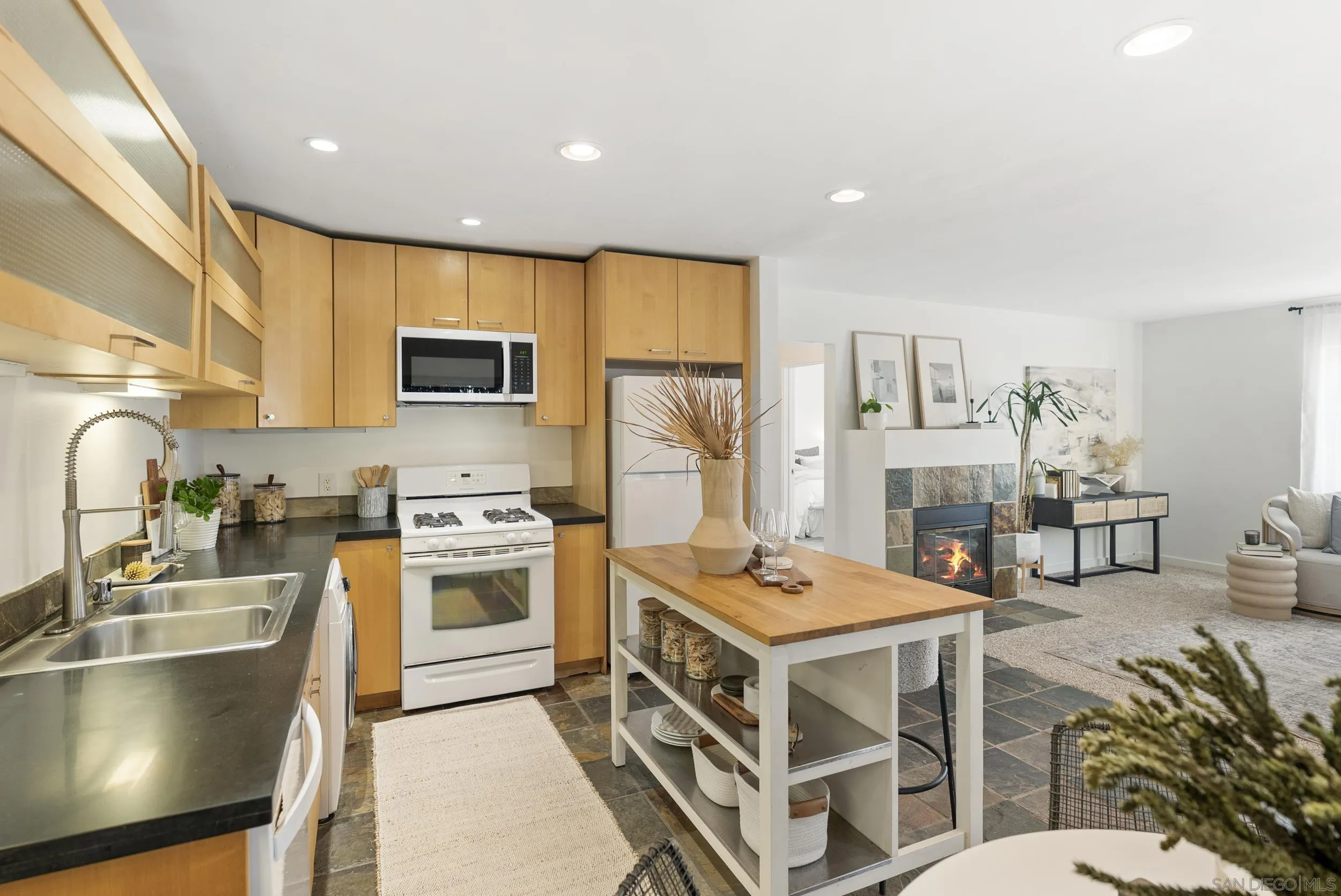 https://cdn.realtyfeed.com/cdn/127/250043594/4ba59be6938255e933143f248ff72247.webp