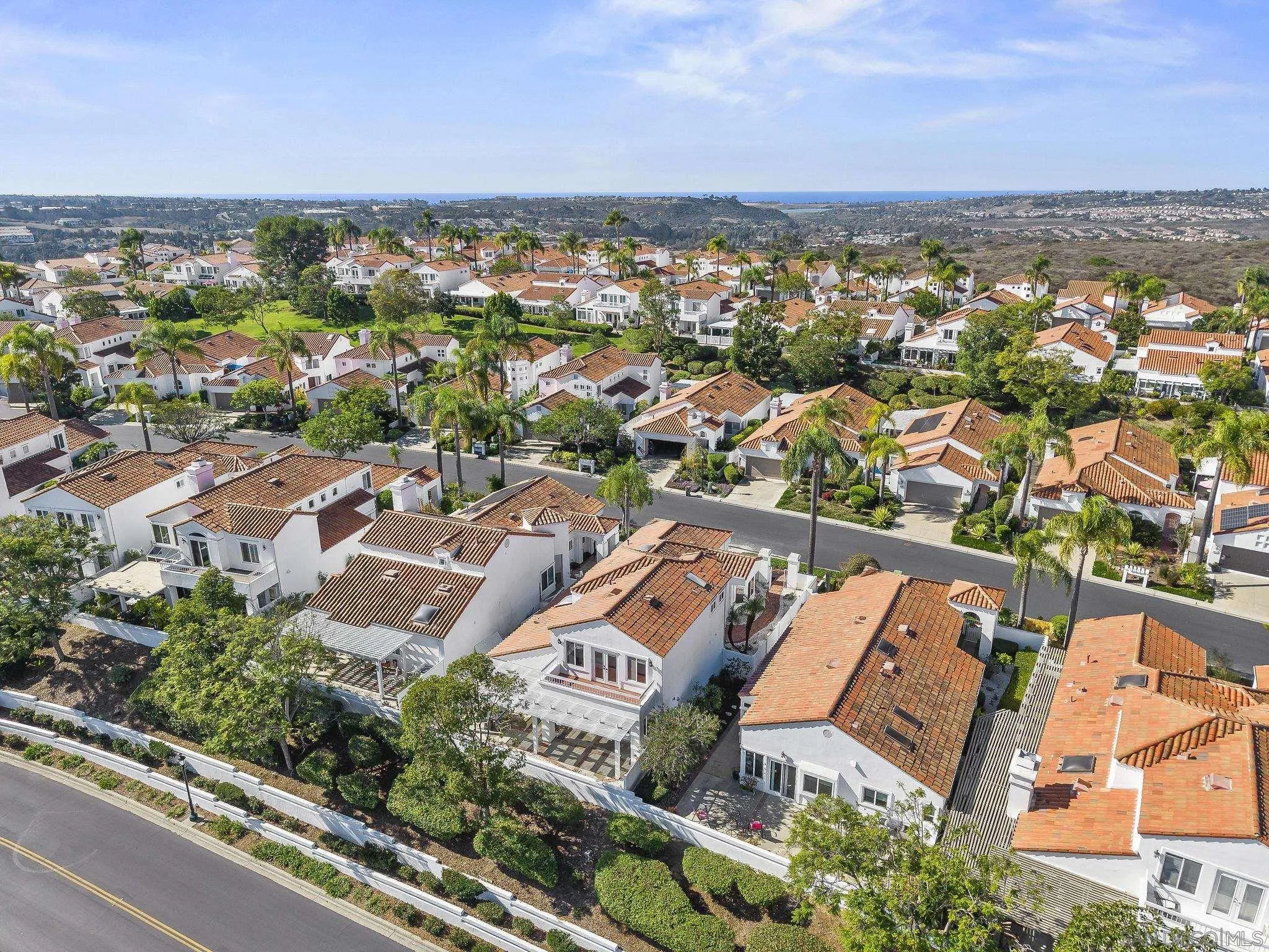 https://cdn.realtyfeed.com/cdn/127/250043606/db294218c04216447d09ce79f6ab2414.webp