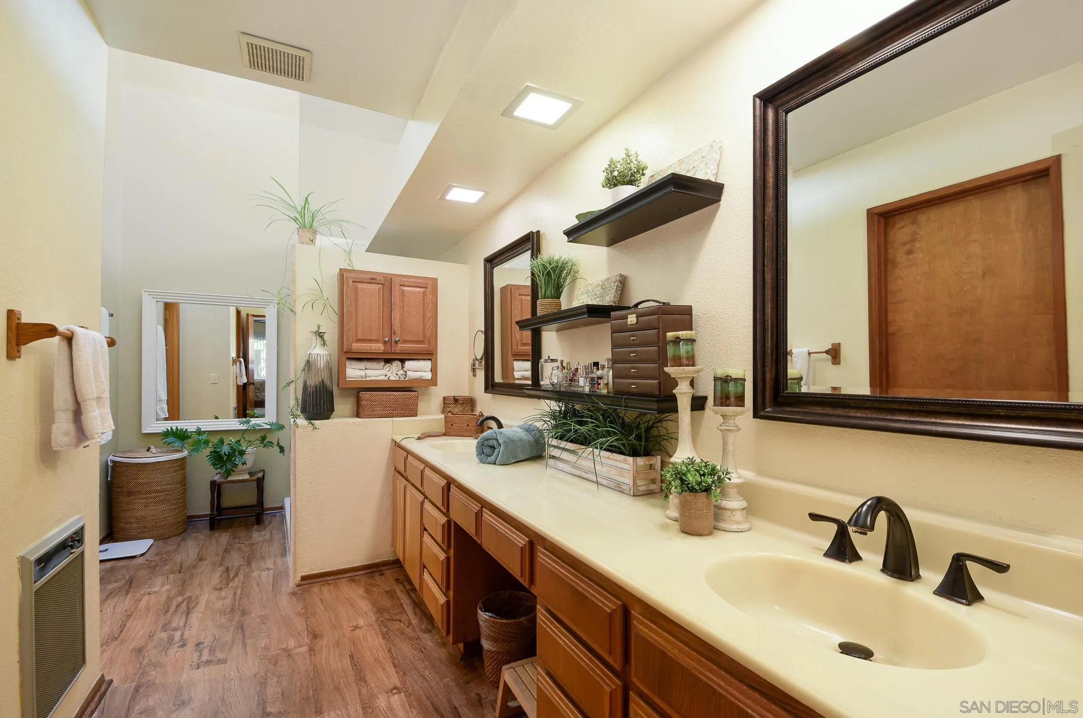 8541 Circle R Course, Escondido, CA, 92026