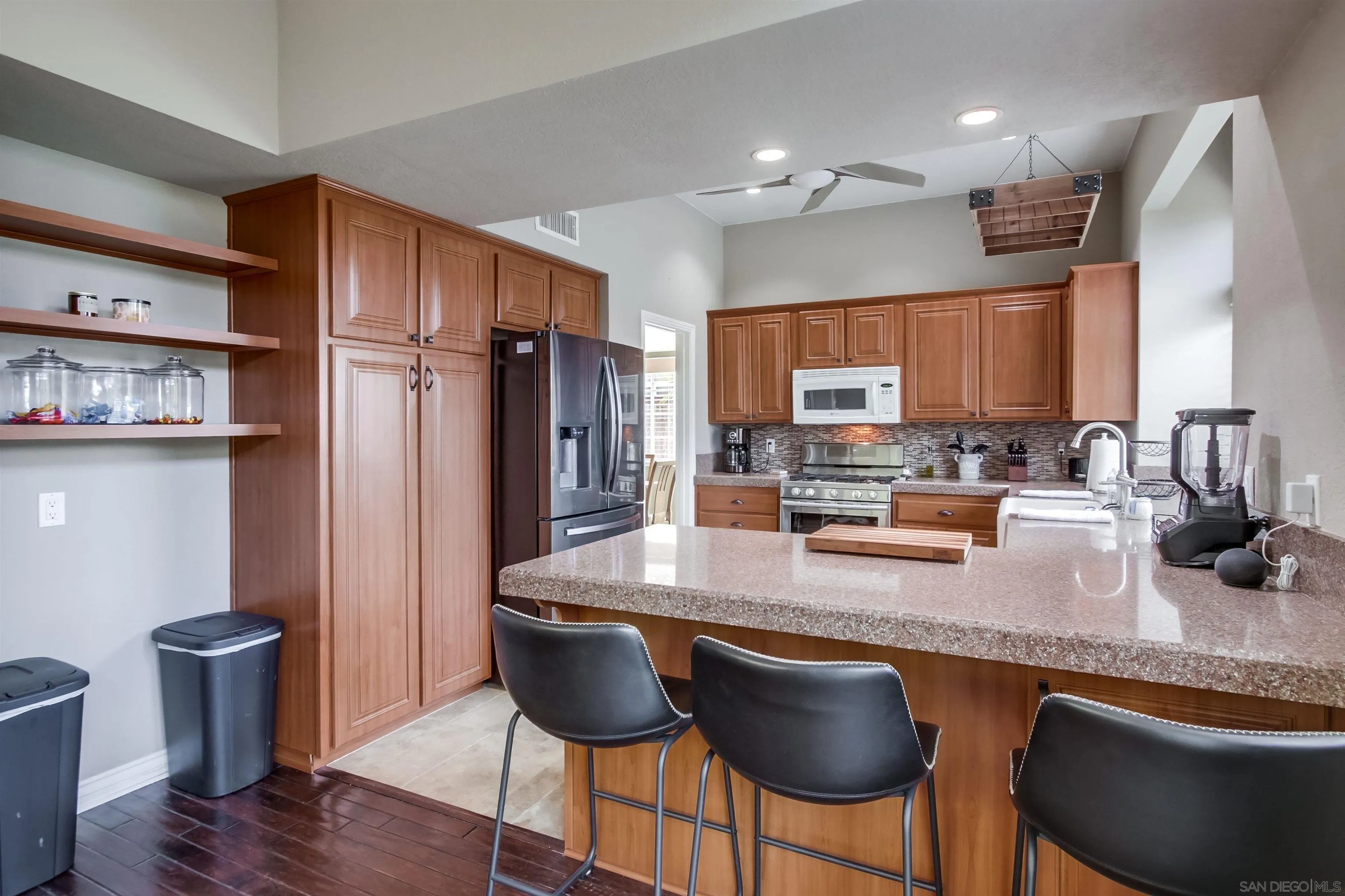 https://cdn.realtyfeed.com/cdn/127/250043635/85c397a12cf3d50e3969e0e551b46718.webp