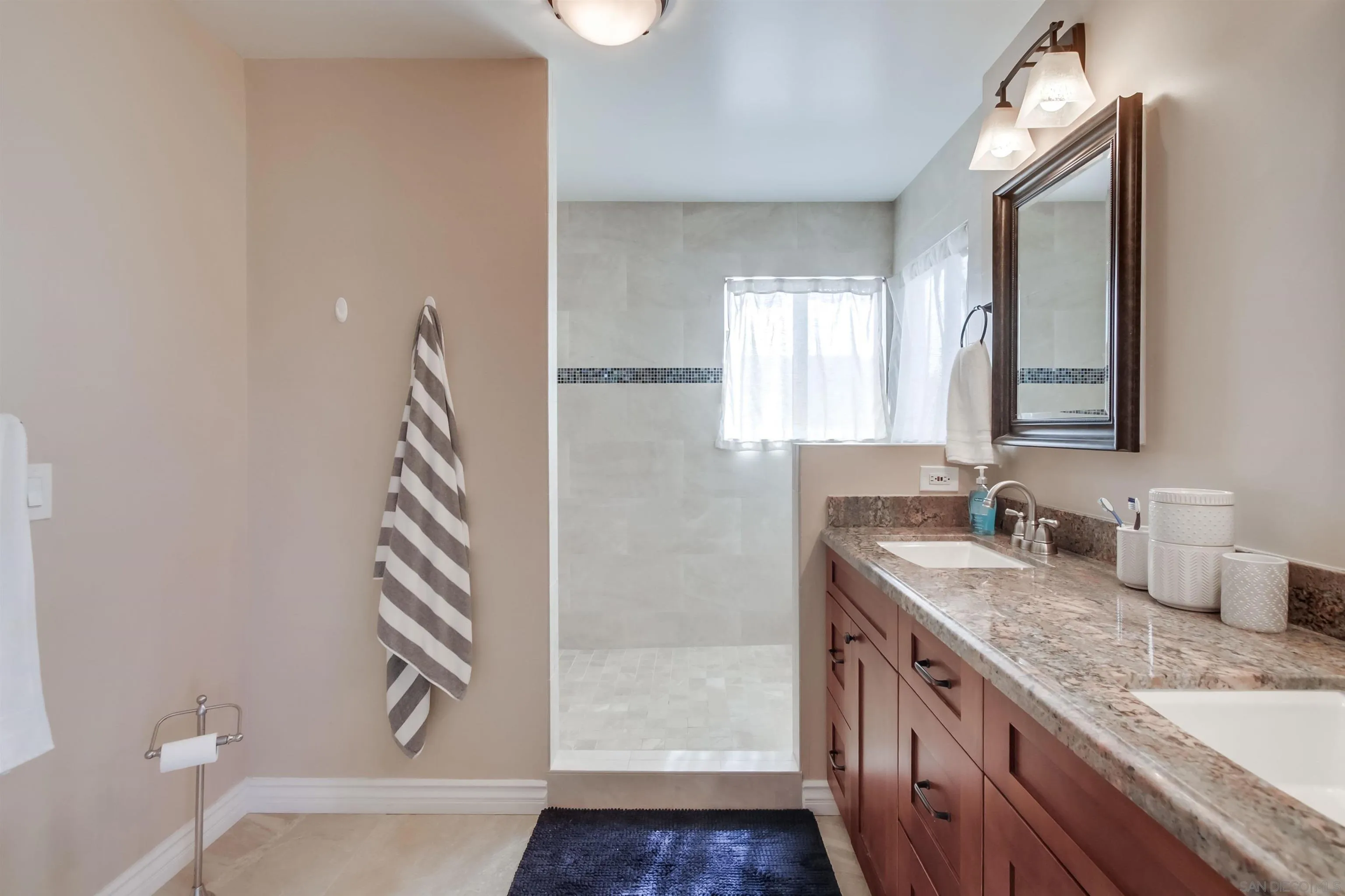 https://cdn.realtyfeed.com/cdn/127/250043635/d125a218b387da9f9c7b25525fd0c344.webp