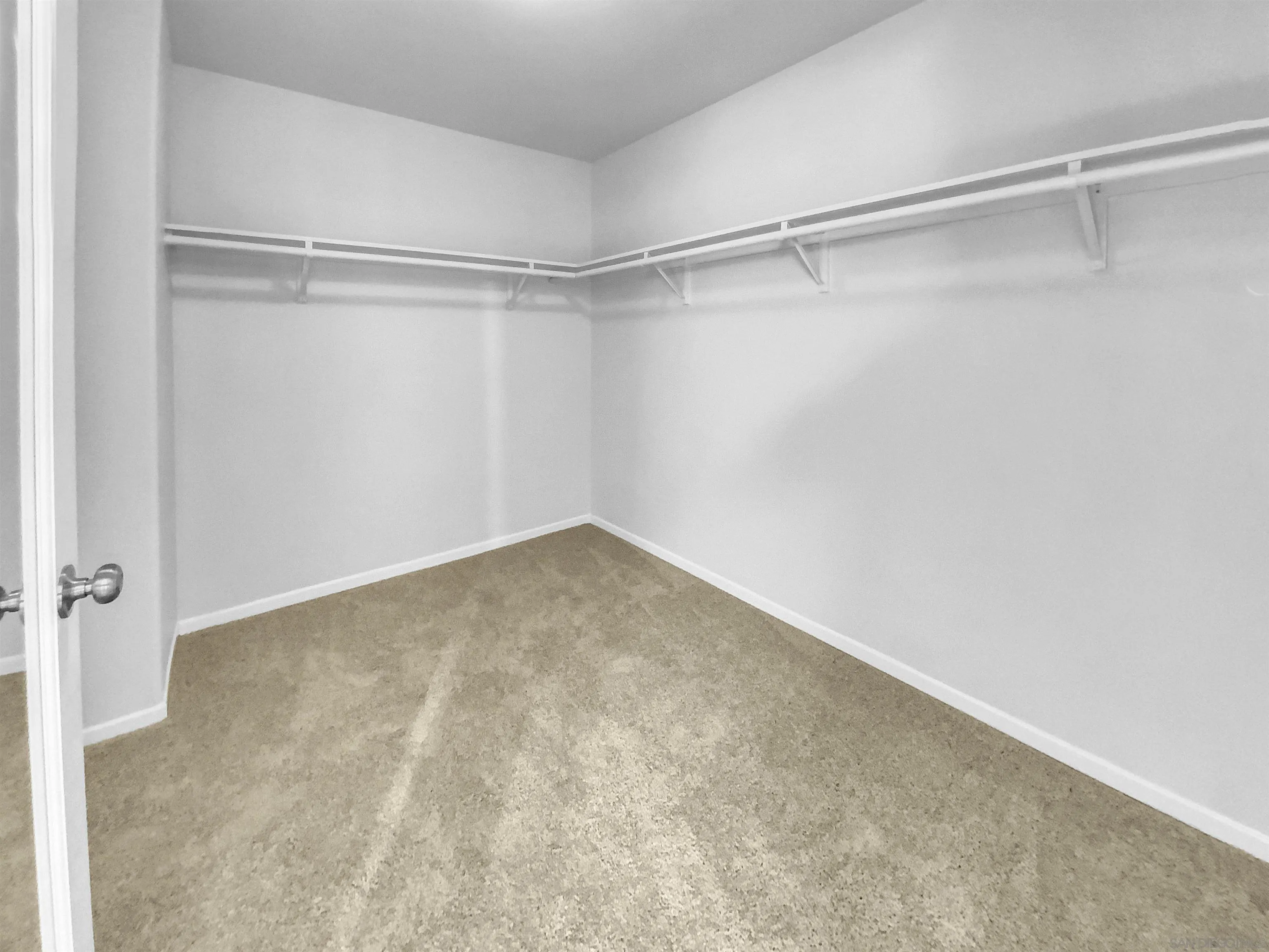 https://cdn.realtyfeed.com/cdn/127/250043640/17a75ed24664548c37106e0e24d48e69.webp
