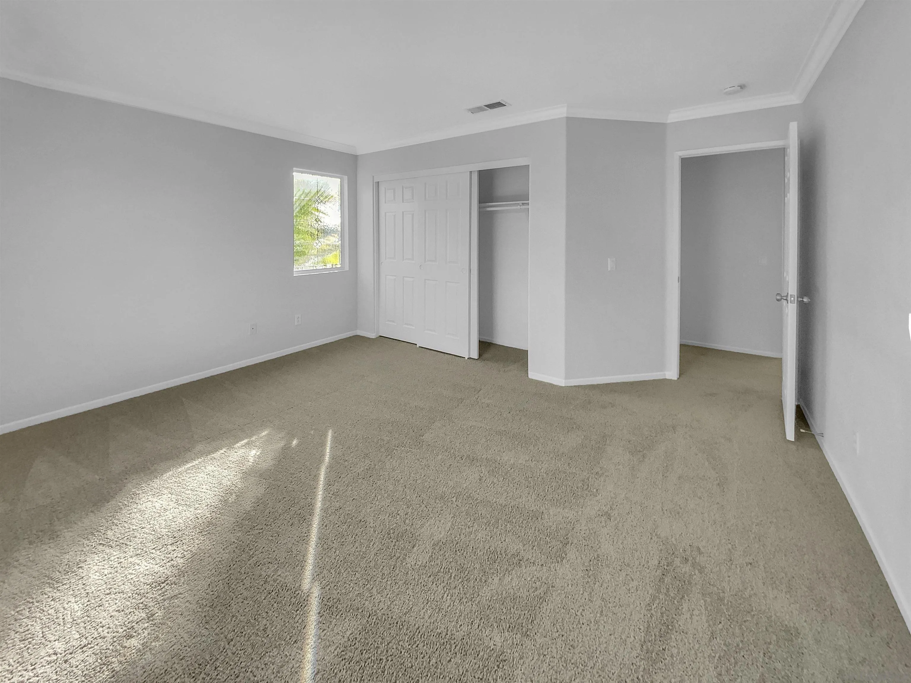 https://cdn.realtyfeed.com/cdn/127/250043640/94fdd9d01c3031b7731b81166d9f6a74.webp