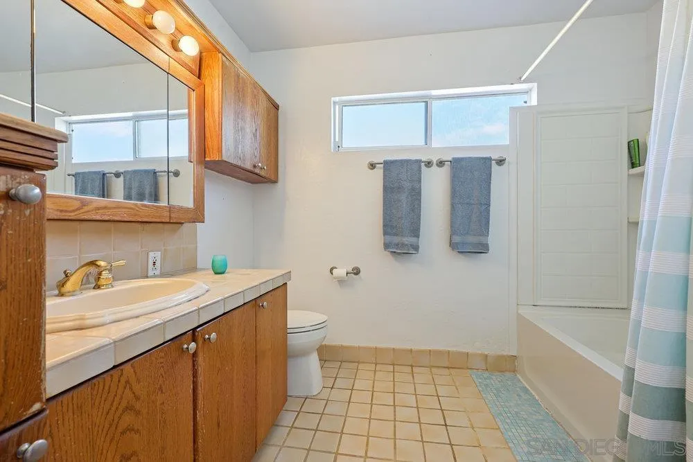 https://cdn.realtyfeed.com/cdn/127/250043661/404a3a10b81438bf36c281792724150e.webp