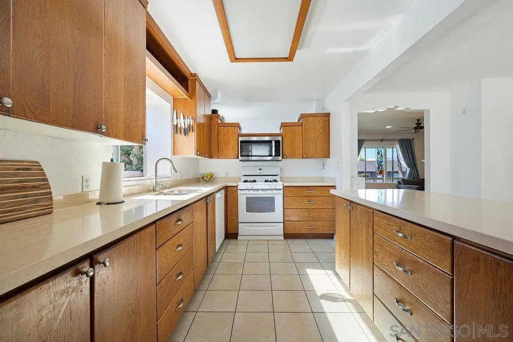 https://cdn.realtyfeed.com/cdn/127/250043661/50af722768440a9c7d8a273923892669.webp