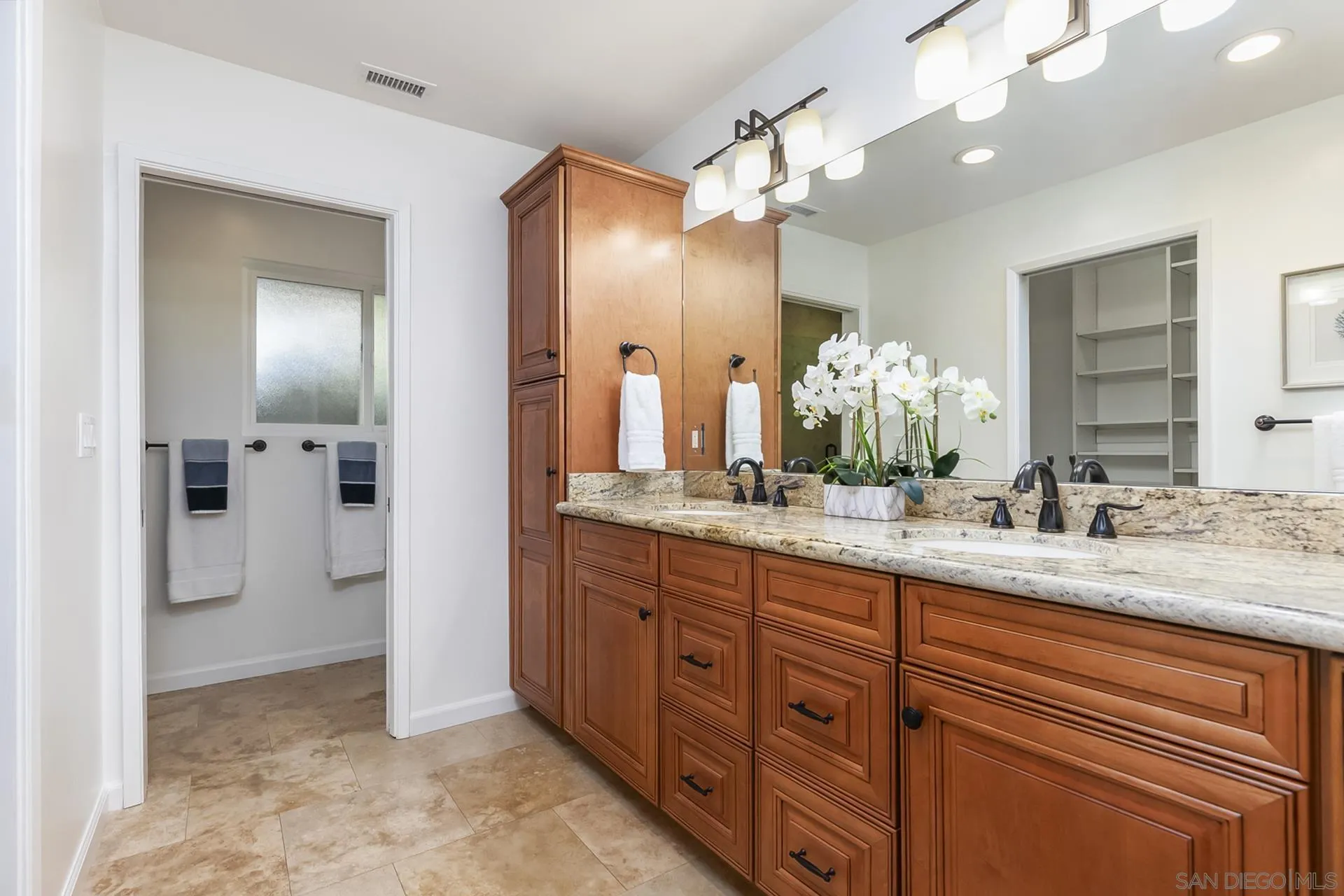 https://cdn.realtyfeed.com/cdn/127/250043665/ba52ee69e3144a924d349d8106fa4f05.webp