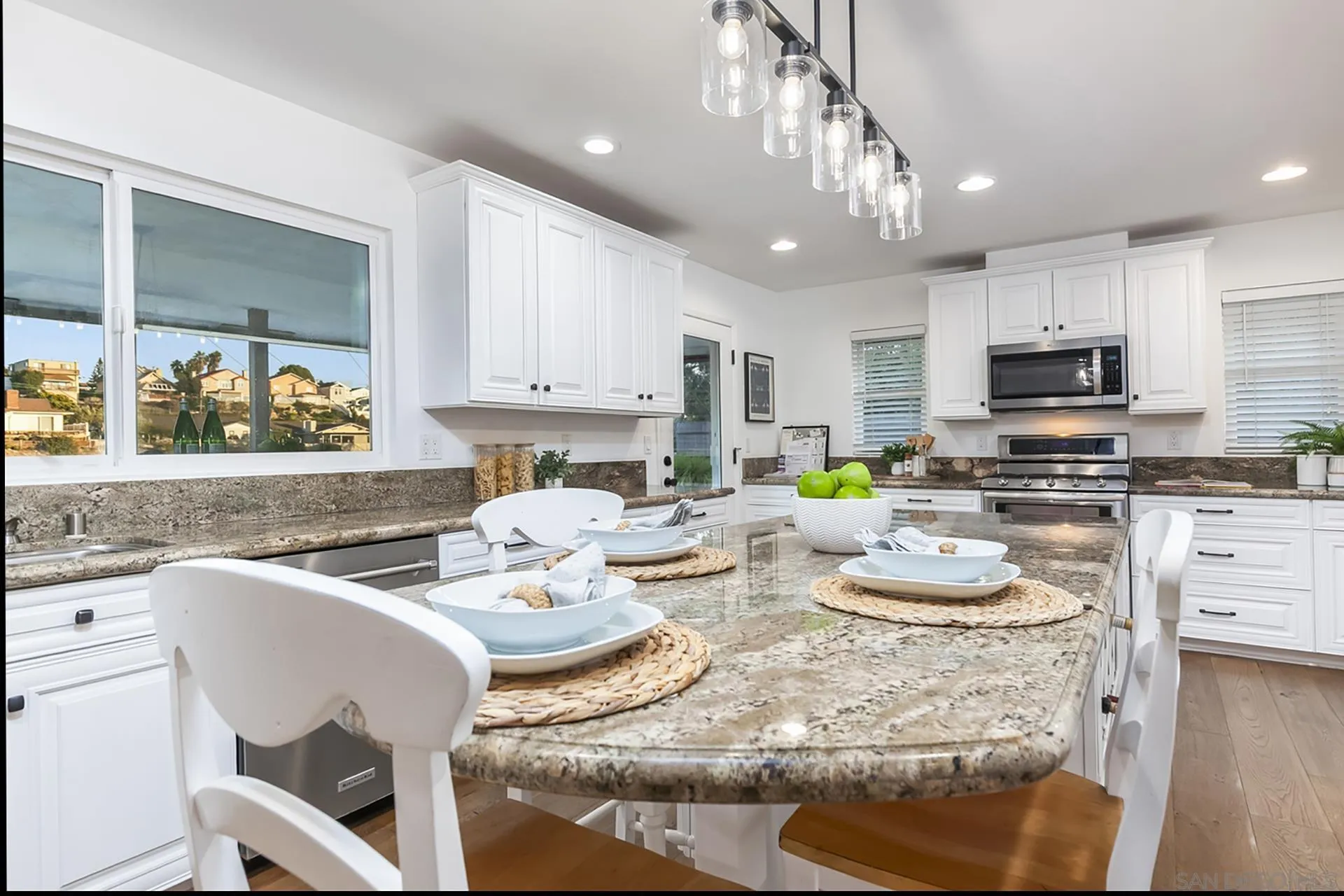 https://cdn.realtyfeed.com/cdn/127/250043665/bae9379ac0fc659a0099871b9215fdc5.webp