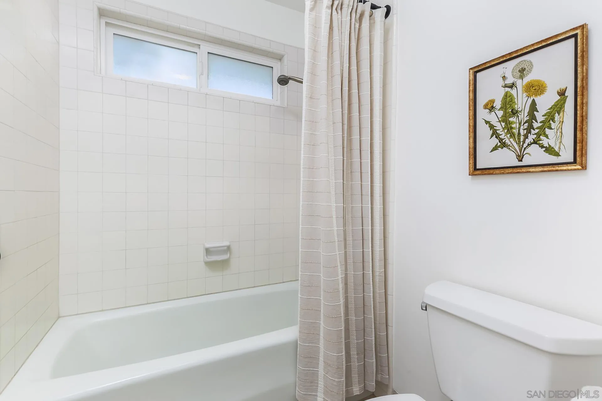https://cdn.realtyfeed.com/cdn/127/250043665/ef1f7f127b8b298a6008ed47d1173295.webp