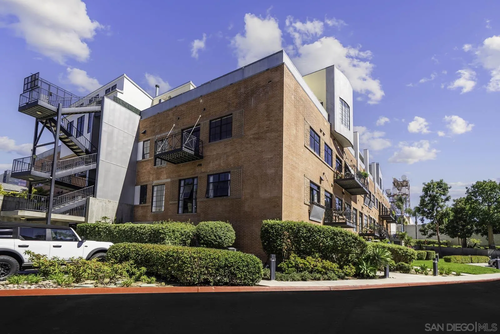 https://cdn.realtyfeed.com/cdn/127/250043677/7ad21b85e575653788979fb0c81c2005.webp