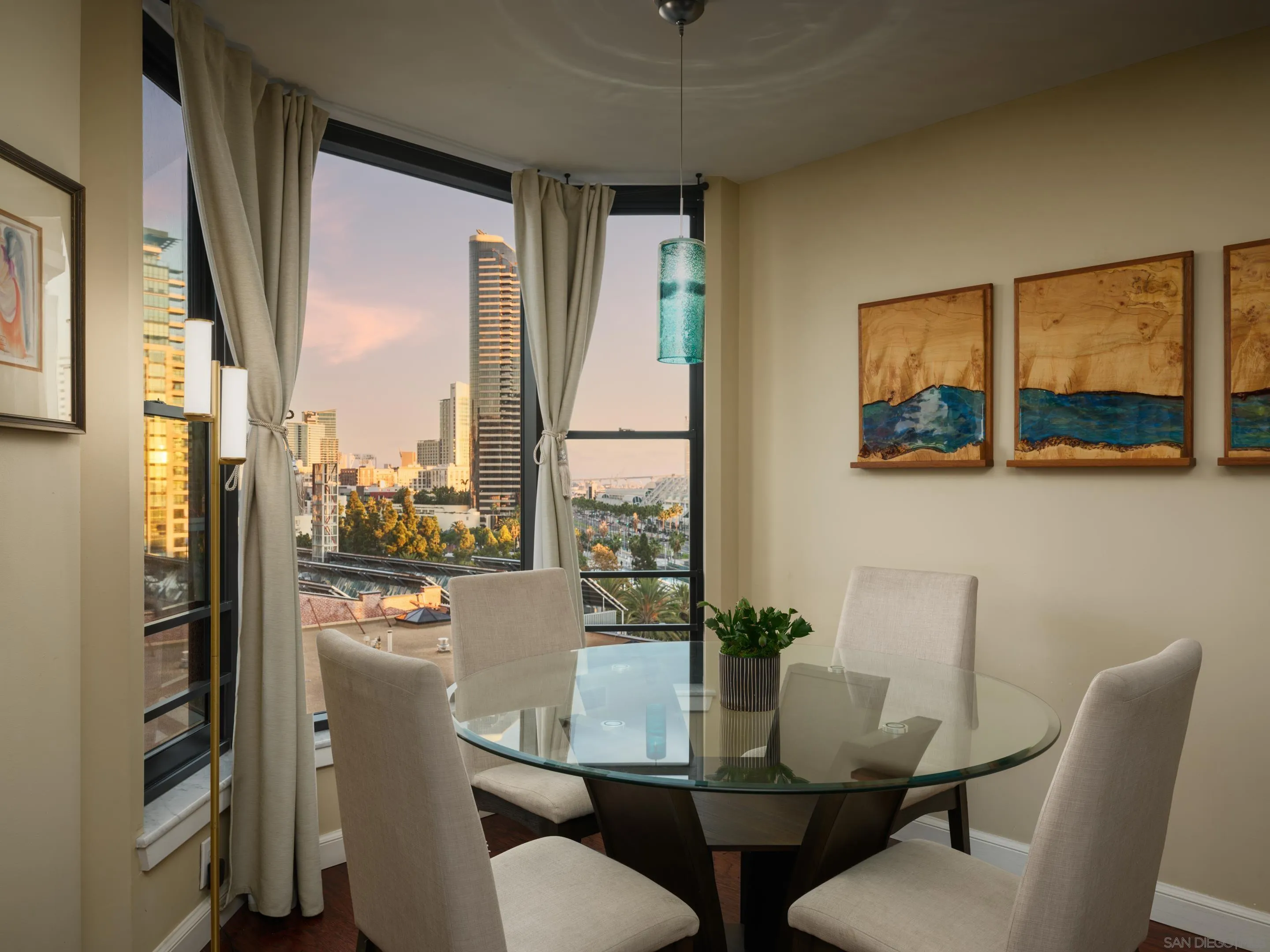 Photo #2: 250043697 Listing: Photo #2